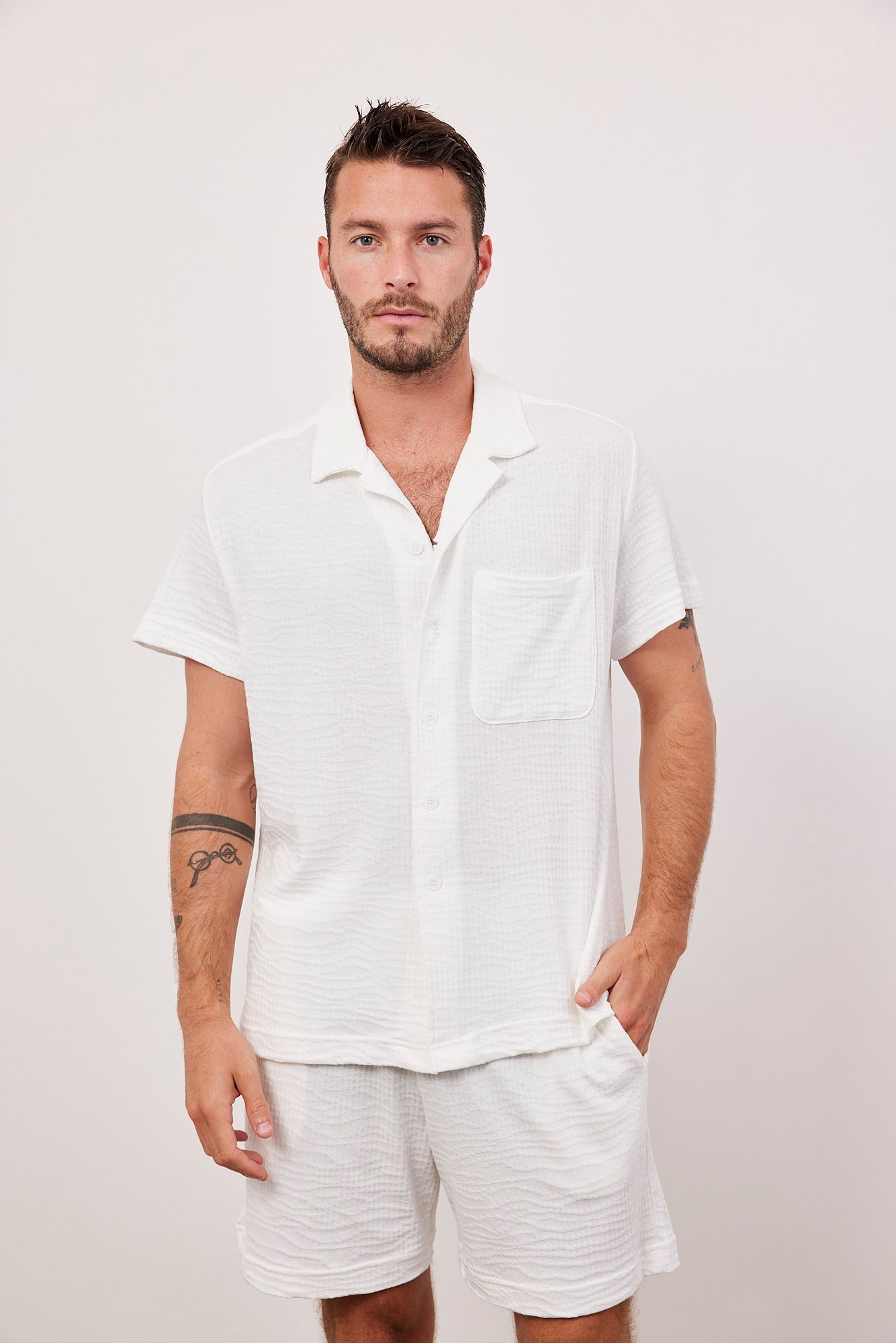 חולצה קצרה מכופתרת בטקסטורה - ITAY BRANDS