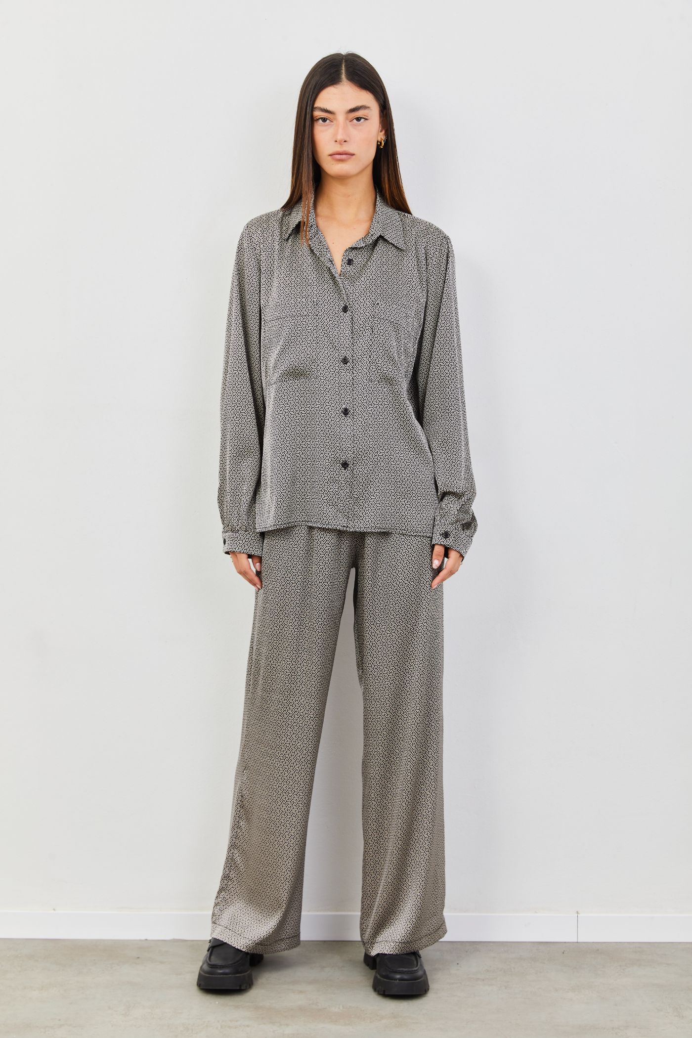 חליפה במראה סטן בהדפס - ITAY BRANDS