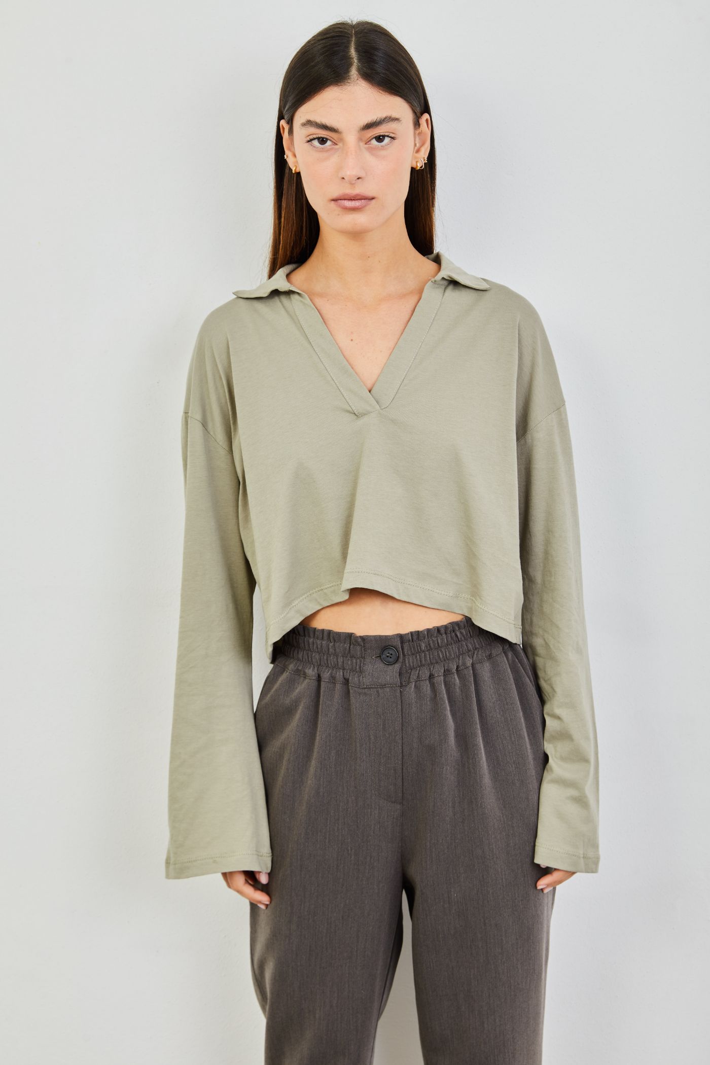 חולצת קרופ ארוכה צווארון וי - ITAY BRANDS