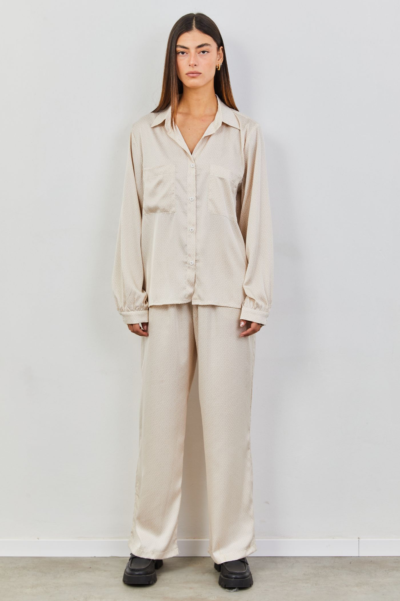 חליפה במראה סטן בהדפס - ITAY BRANDS