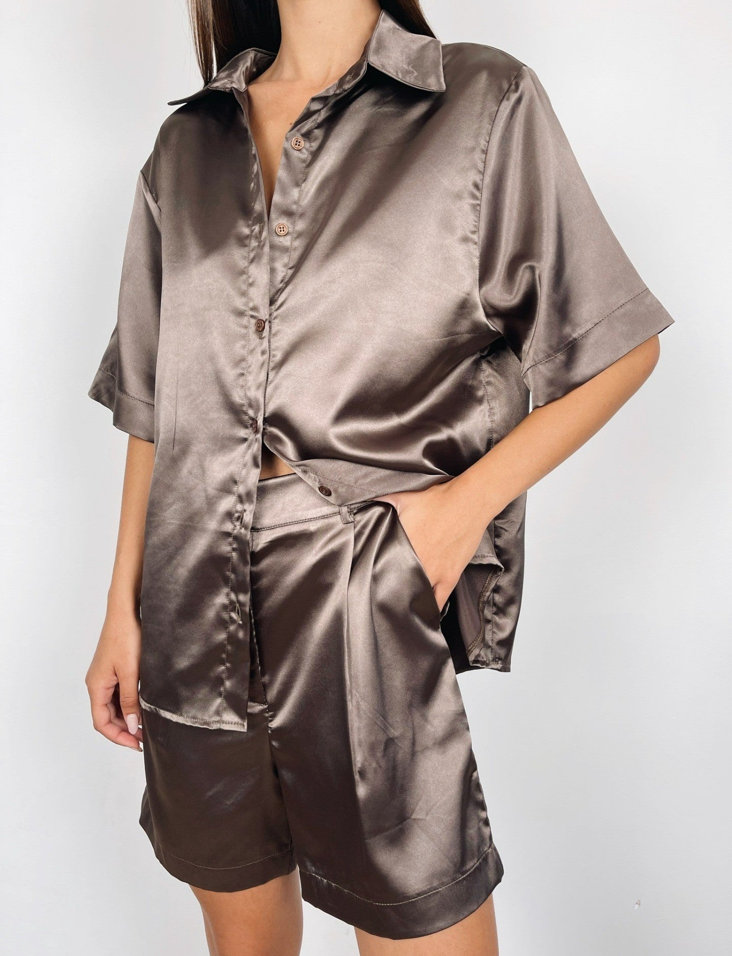 חליפה במראה סטן קצרה - ITAY BRANDS