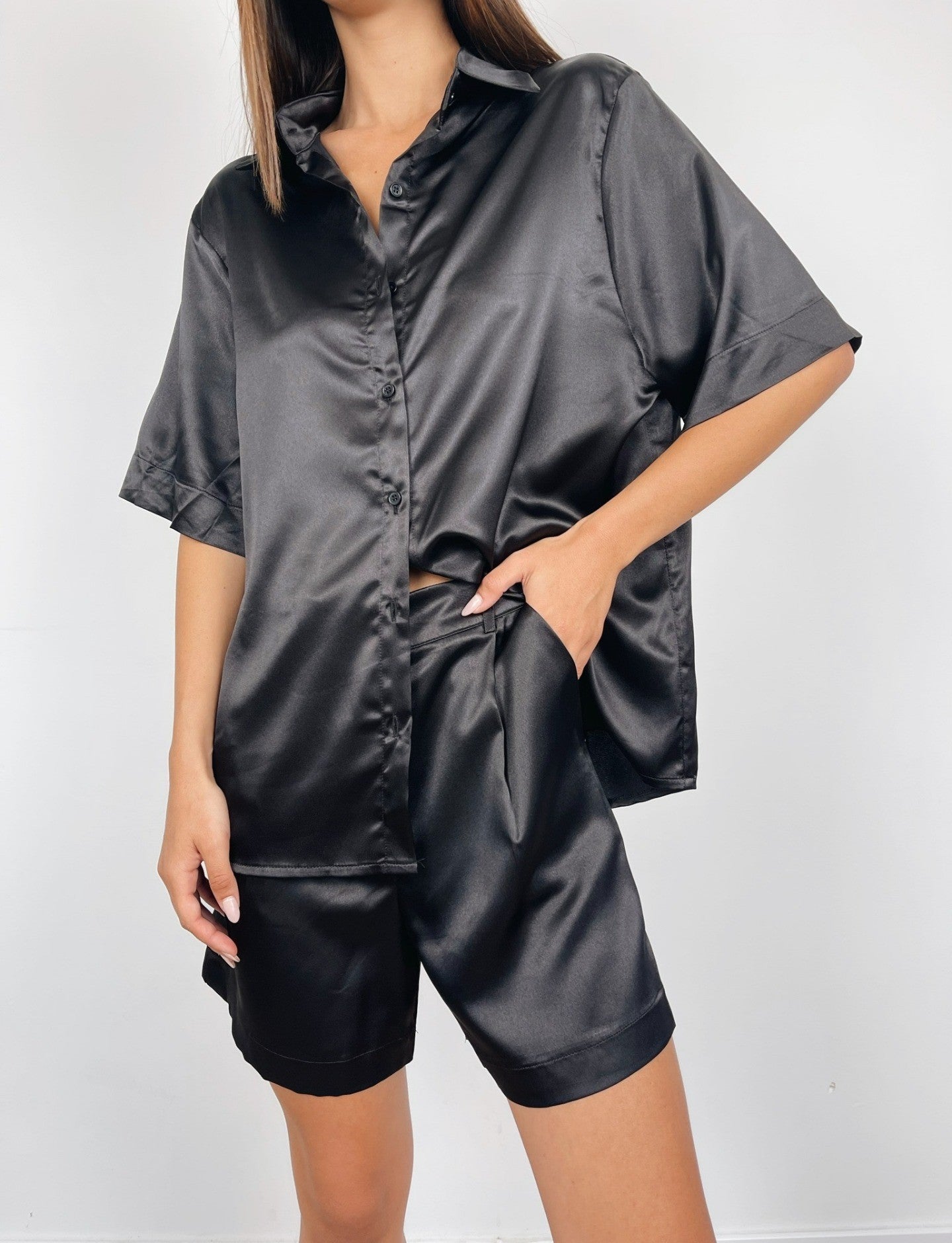 חליפה במראה סטן קצרה - ITAY BRANDS