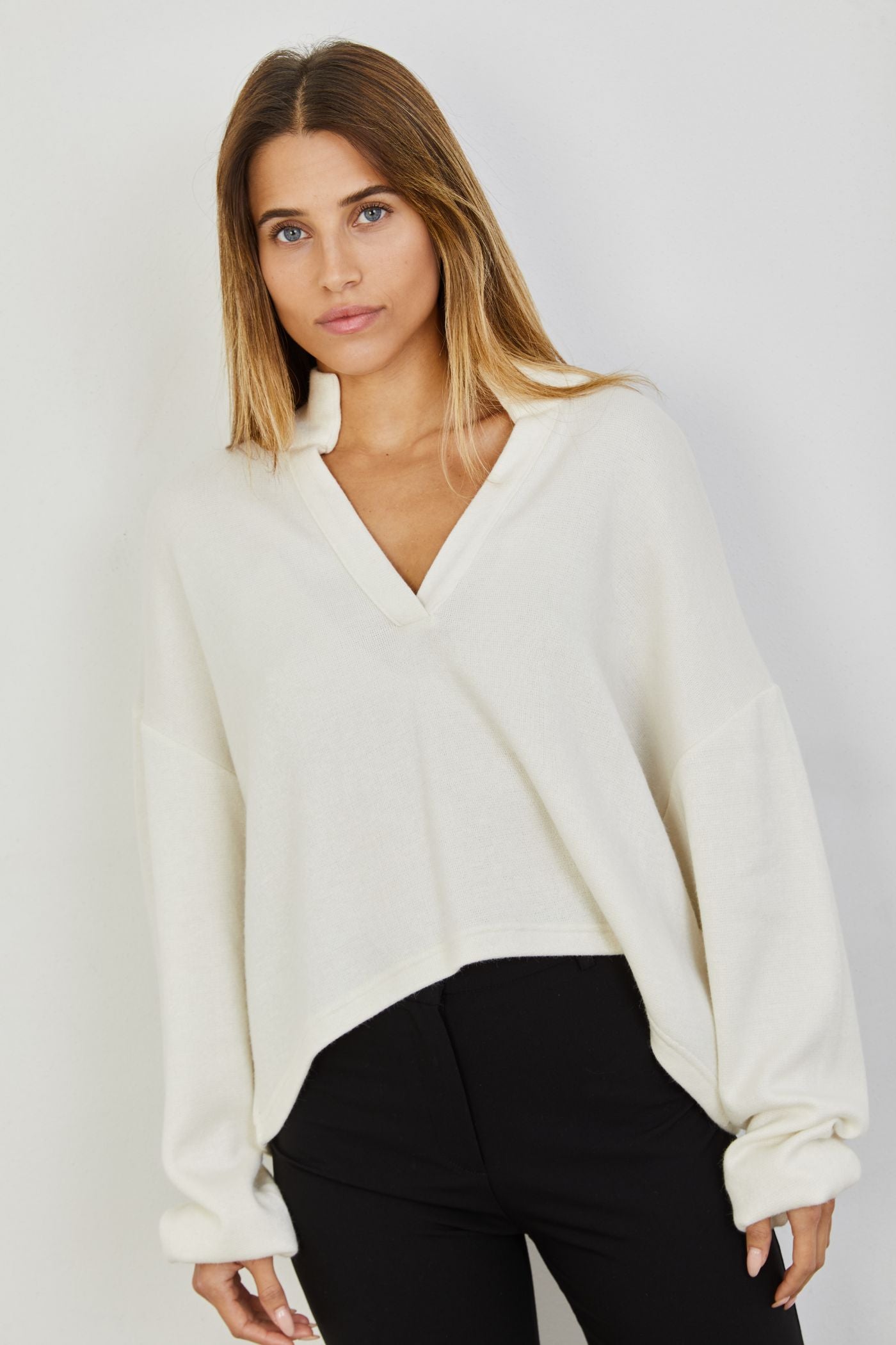 סריג קרופ בשילוב צווארון - ITAY BRANDS