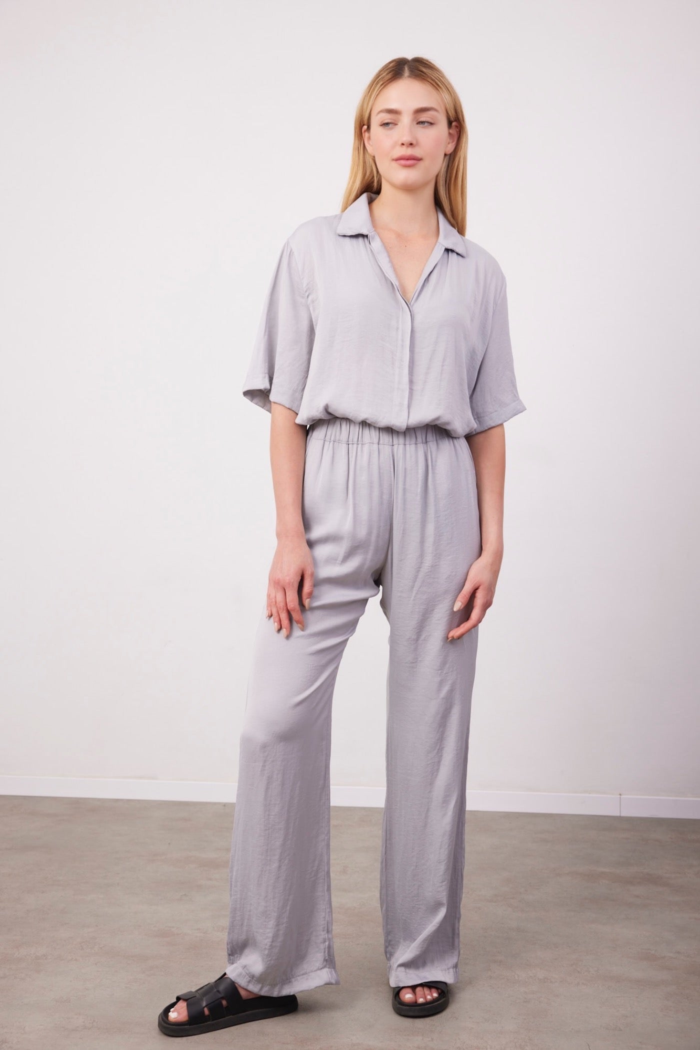 חליפה מכופתרת במראה סאטן - ITAY BRANDS