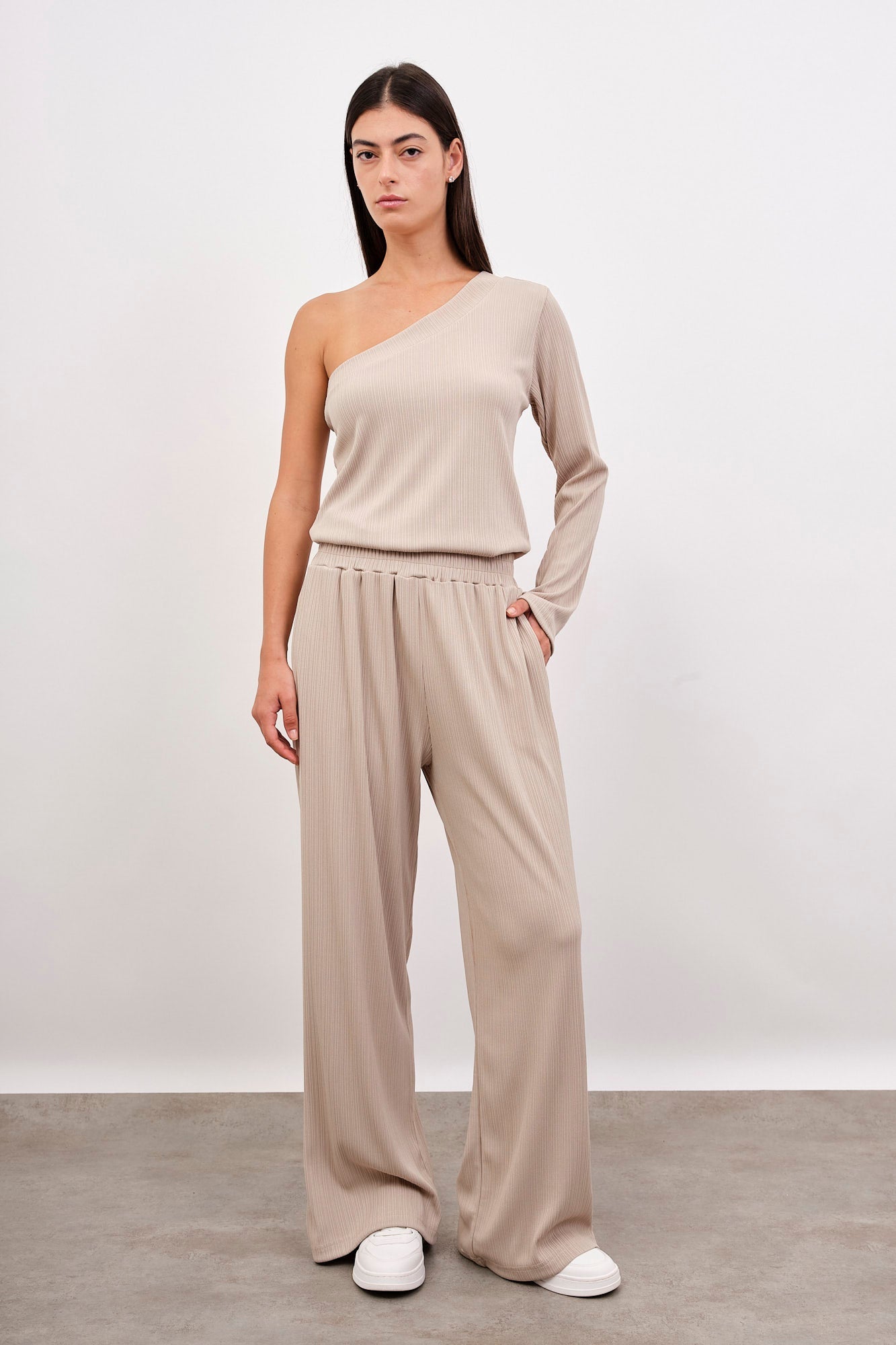 חליפת וואן שולדר בטקסטורת פסים - ITAY BRANDS