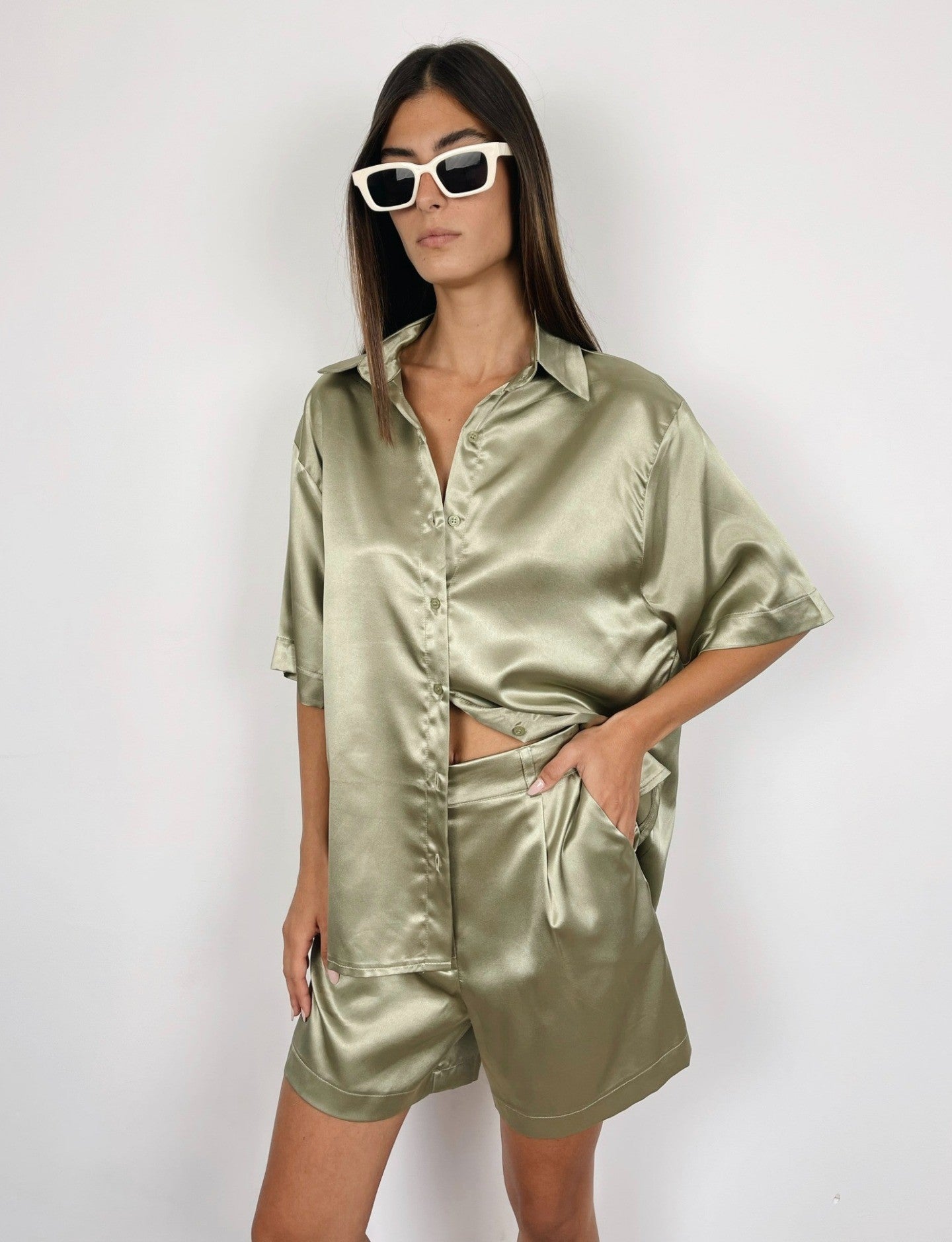 חליפה במראה סטן קצרה - ITAY BRANDS