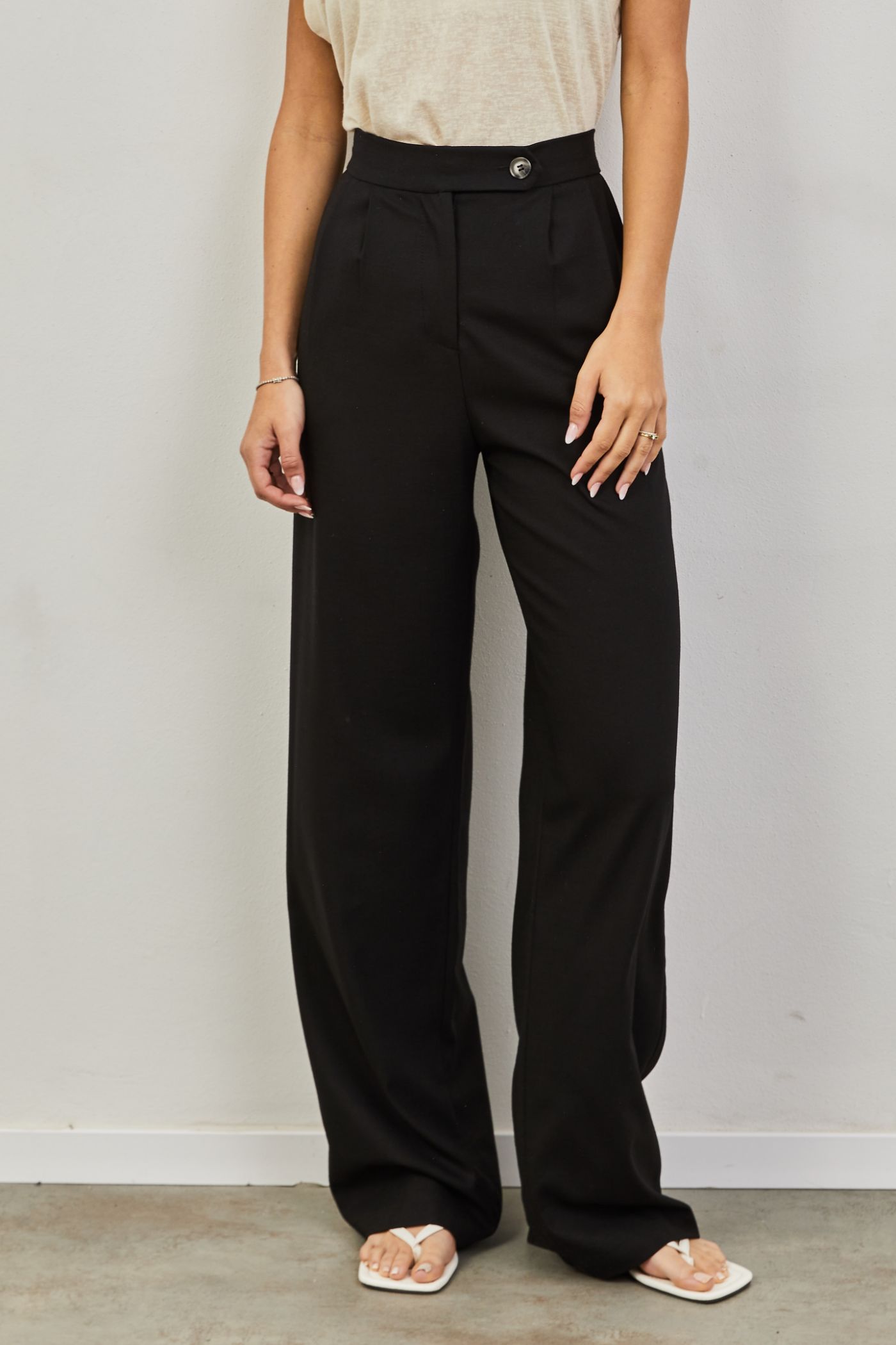 מכנסיים ארוכים מחויטים בסיומת רחבה - ITAY BRANDS