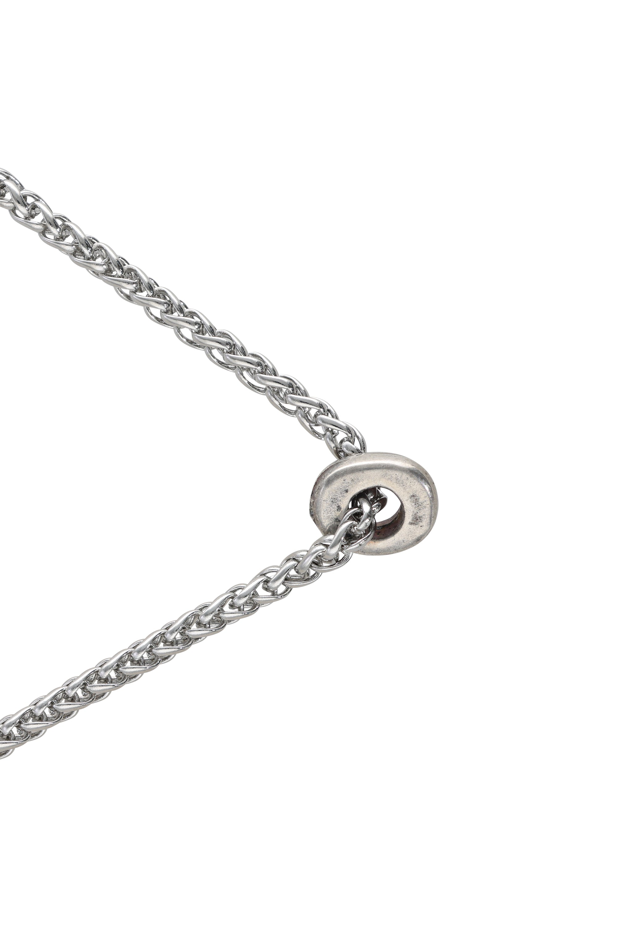 שרשרת סטיינלס עם תליון ממתכת