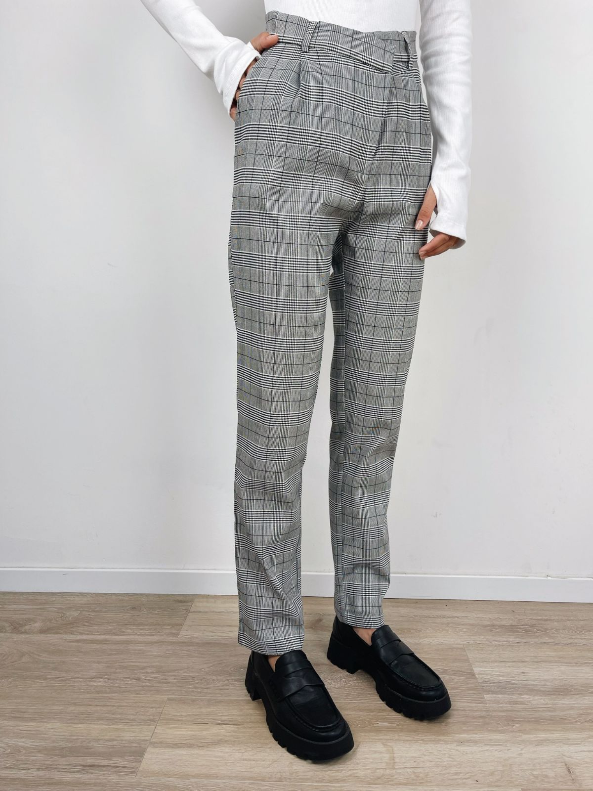 מכנסיים משובצים בסגירה א-סימטרית - ITAY BRANDS