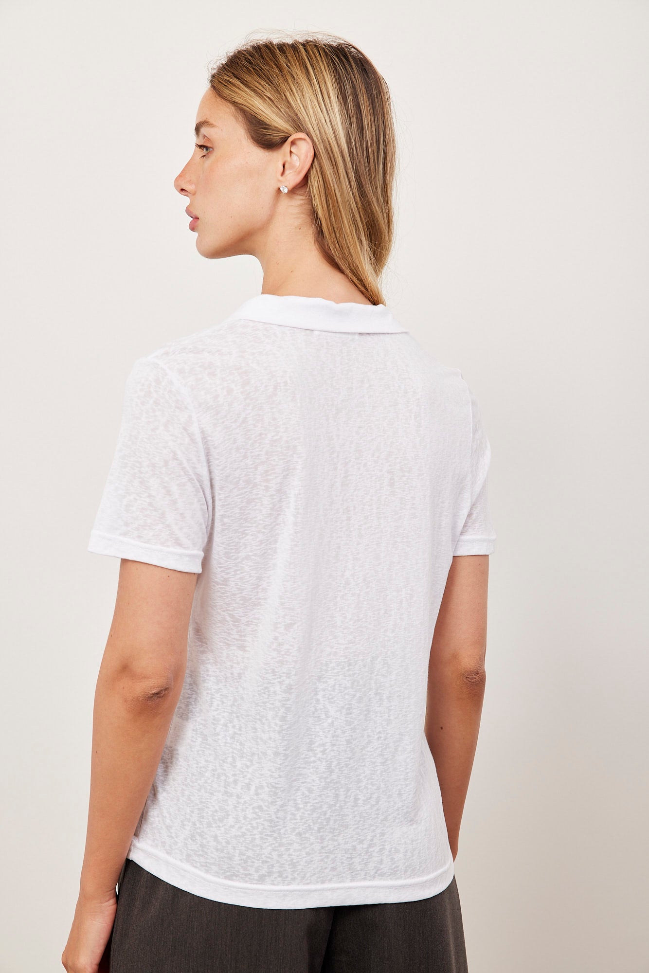 טי-שרט מבד רך בשילוב צווארון וכפתורים - ITAY BRANDS