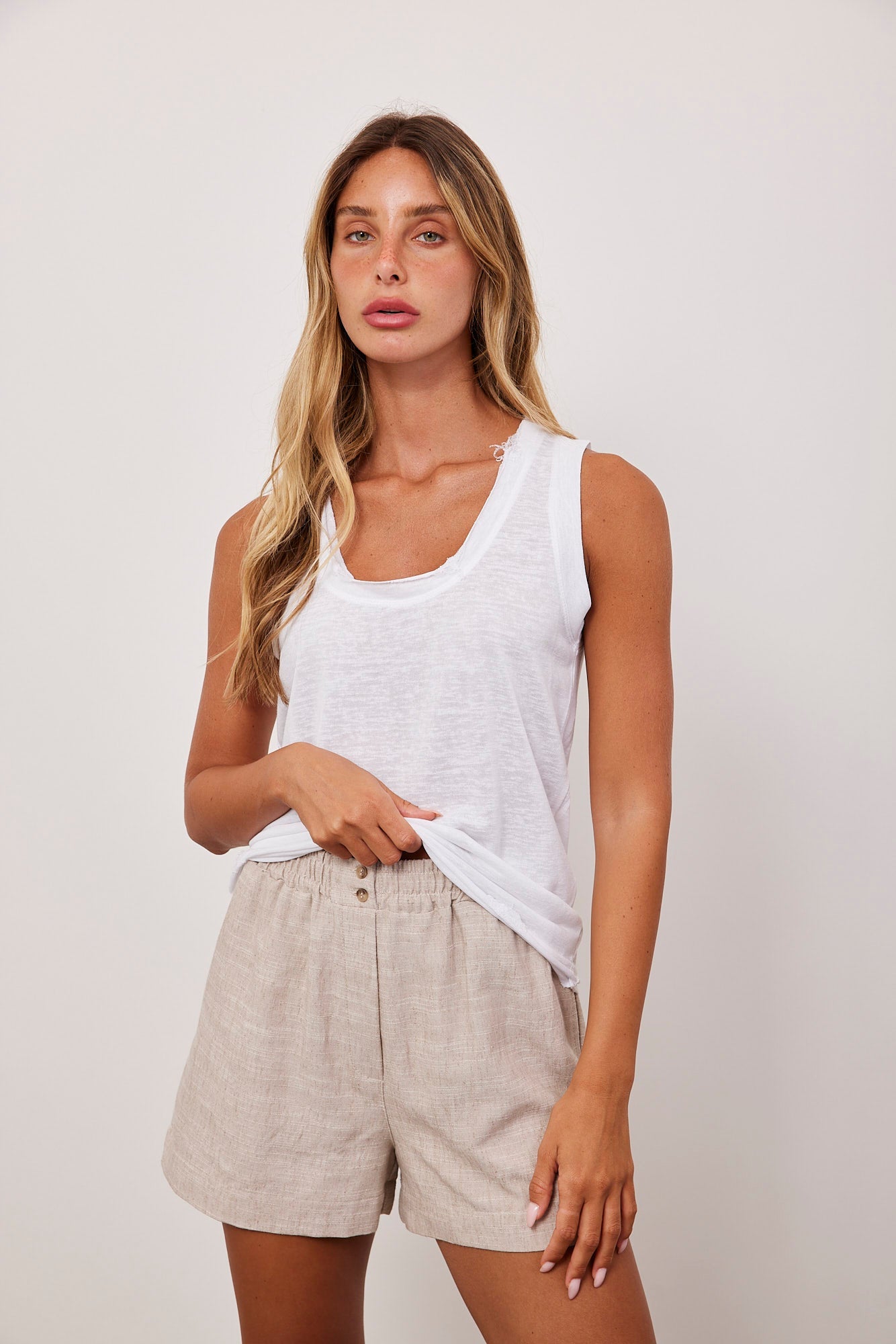 מכנסיים קצרים עם גומי בשילוב פשתן - ITAY BRANDS