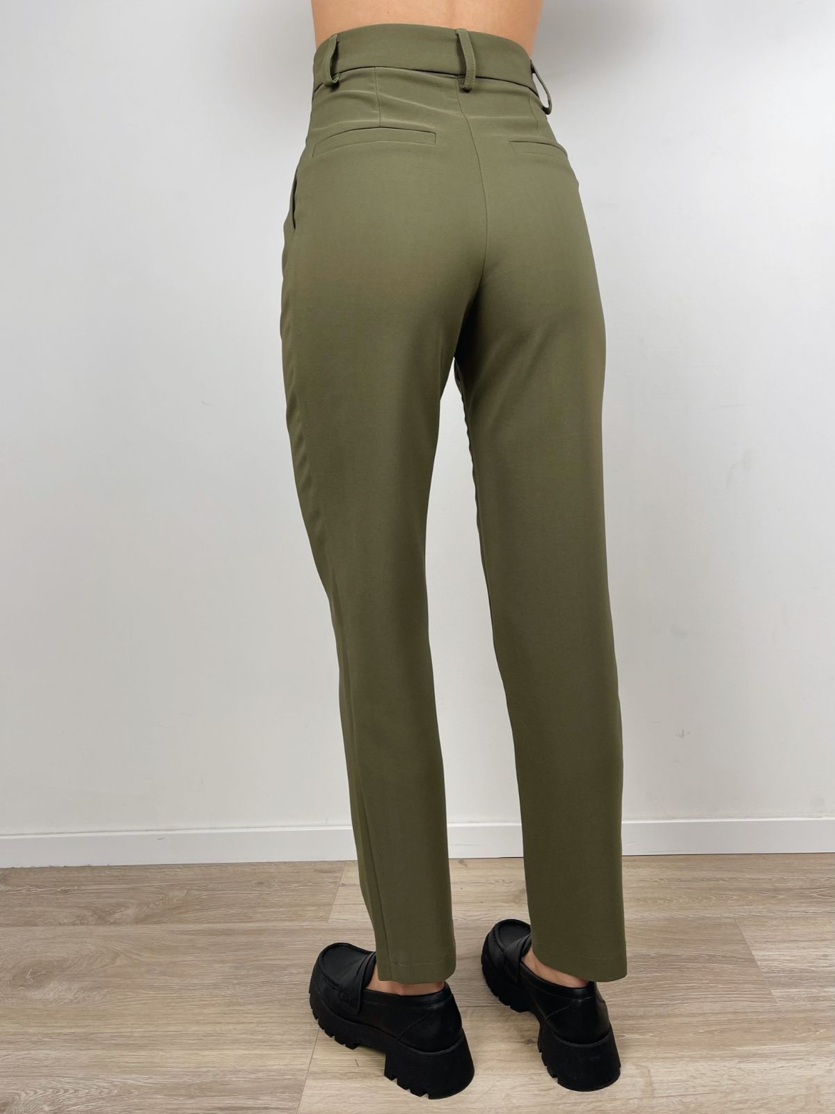 מכנסיים מחויטים בגזרה ישרה - ITAY BRANDS