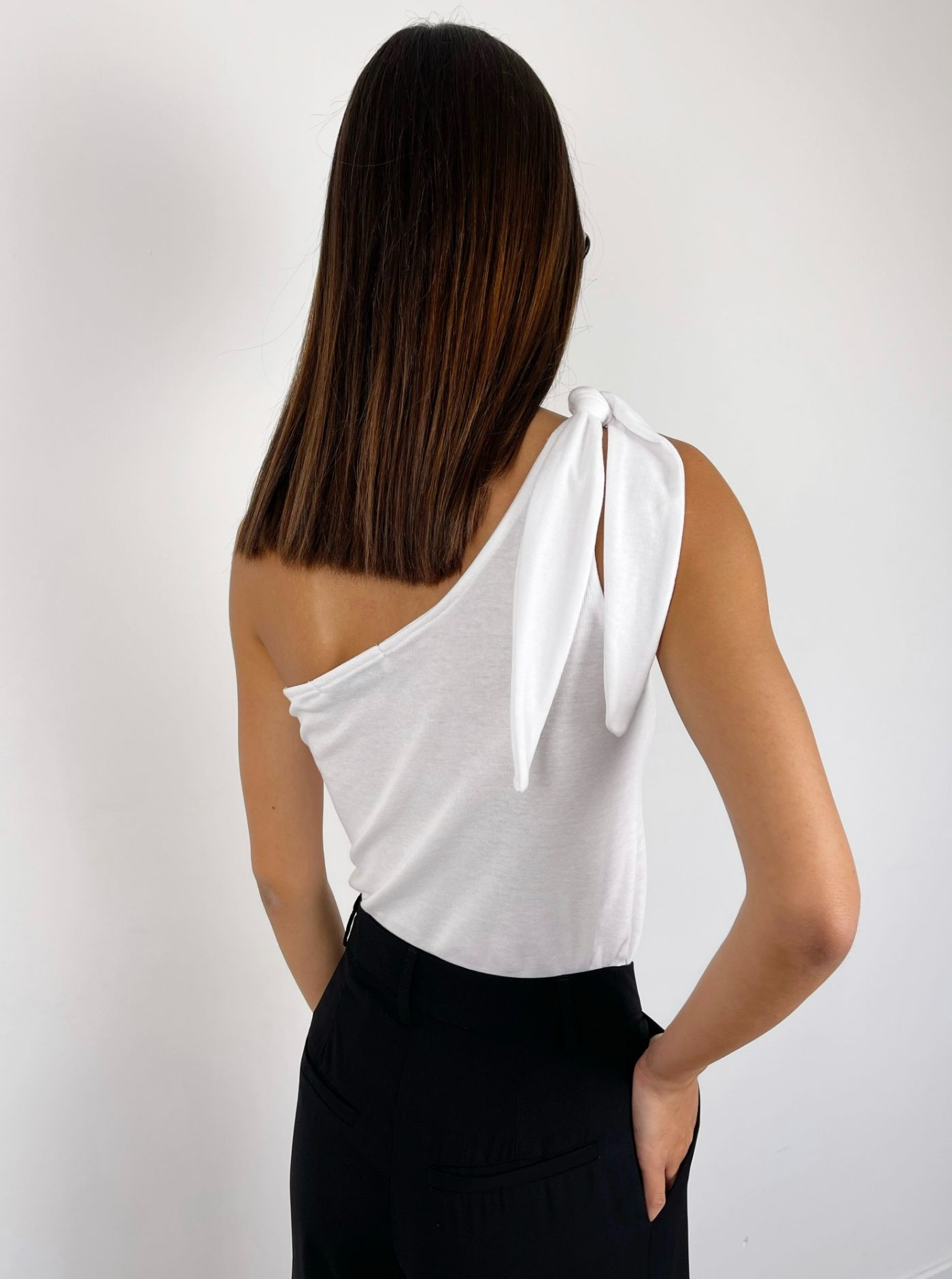 חולצת וואן שולדר קשירה - ITAY BRANDS