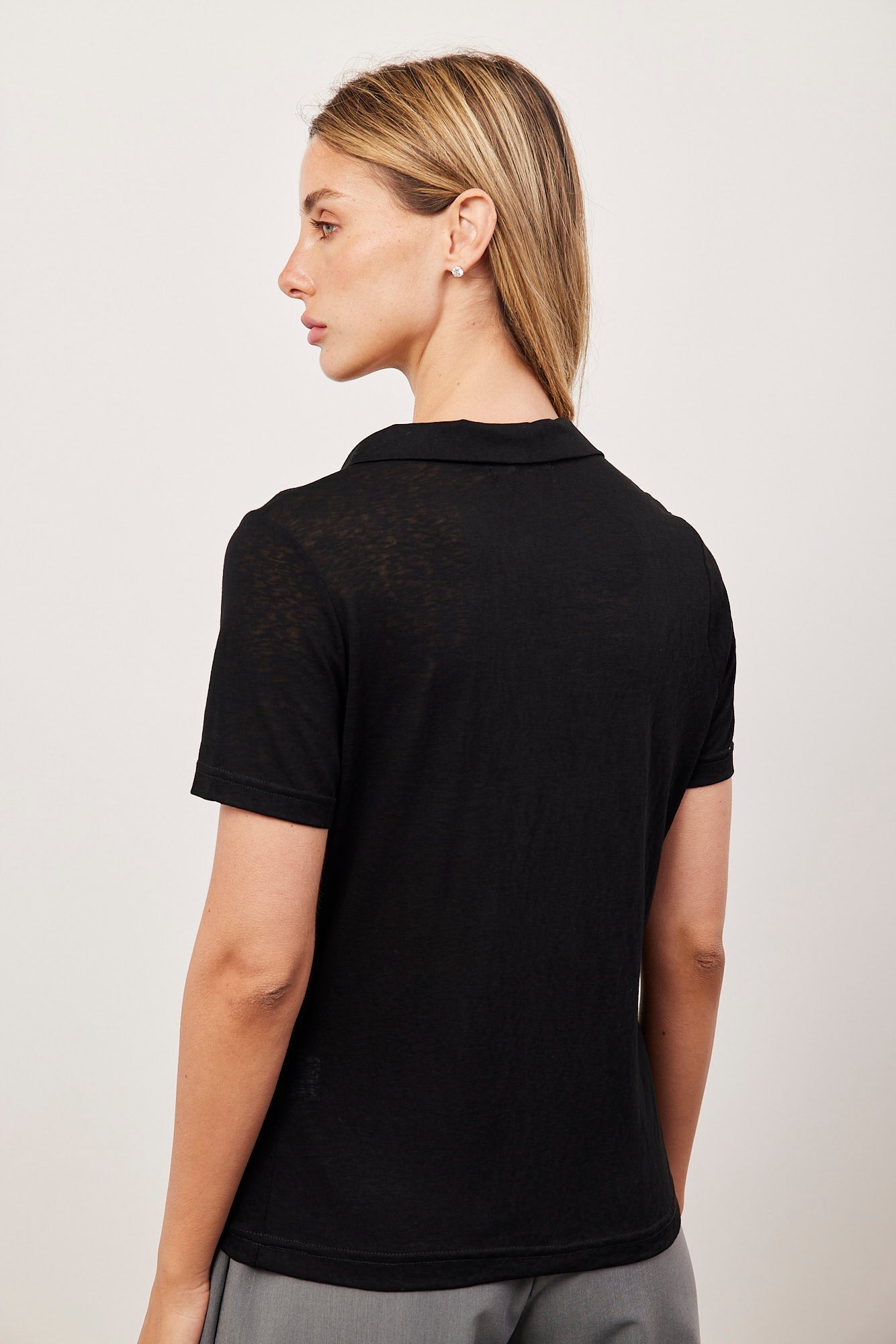 טי-שרט מבד רך בשילוב צווארון וכפתורים - ITAY BRANDS