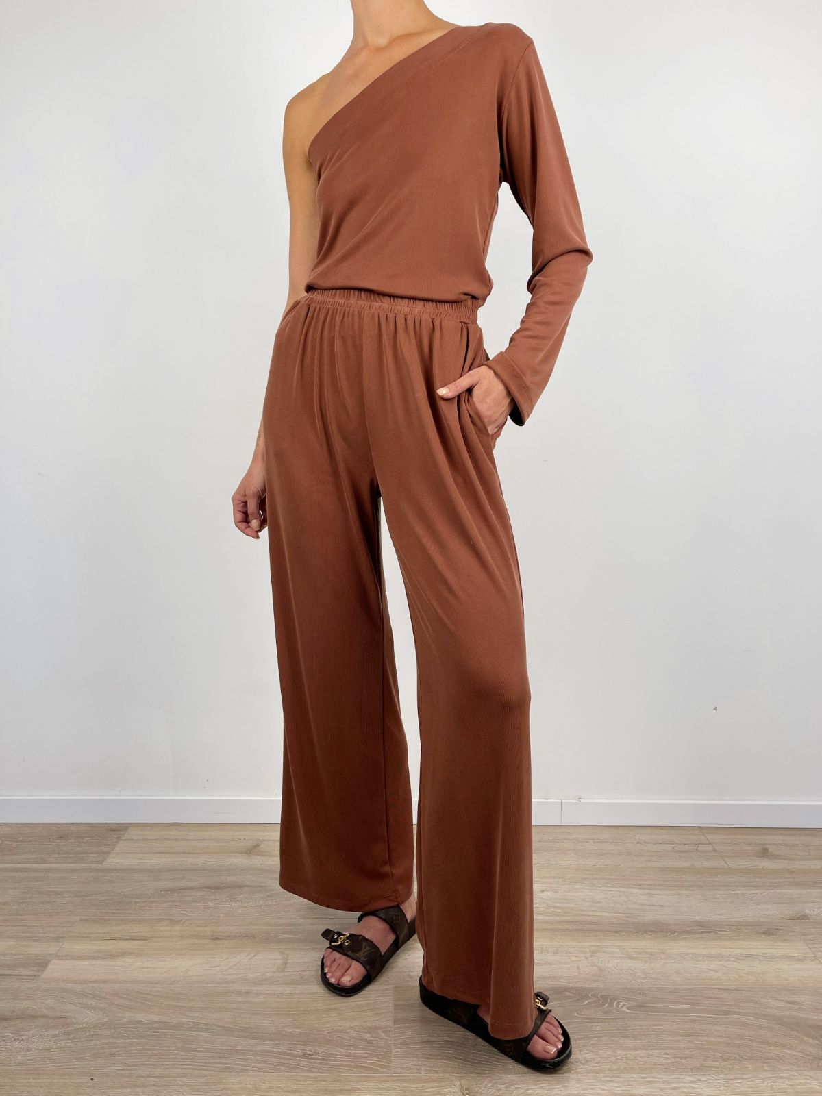 חולצת וואן שולדר ארוכה בד מודל - ITAY BRANDS