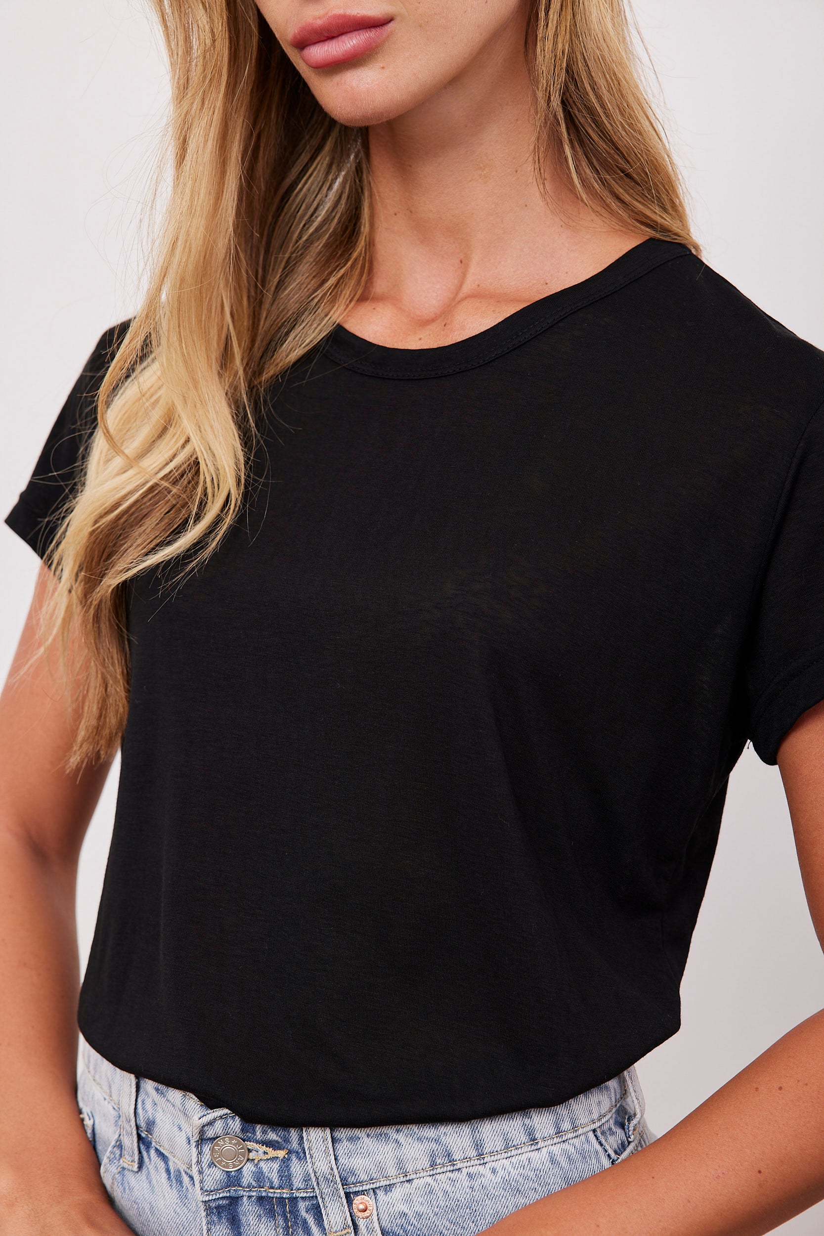 טי-שרט ניקי מבד שקפקף