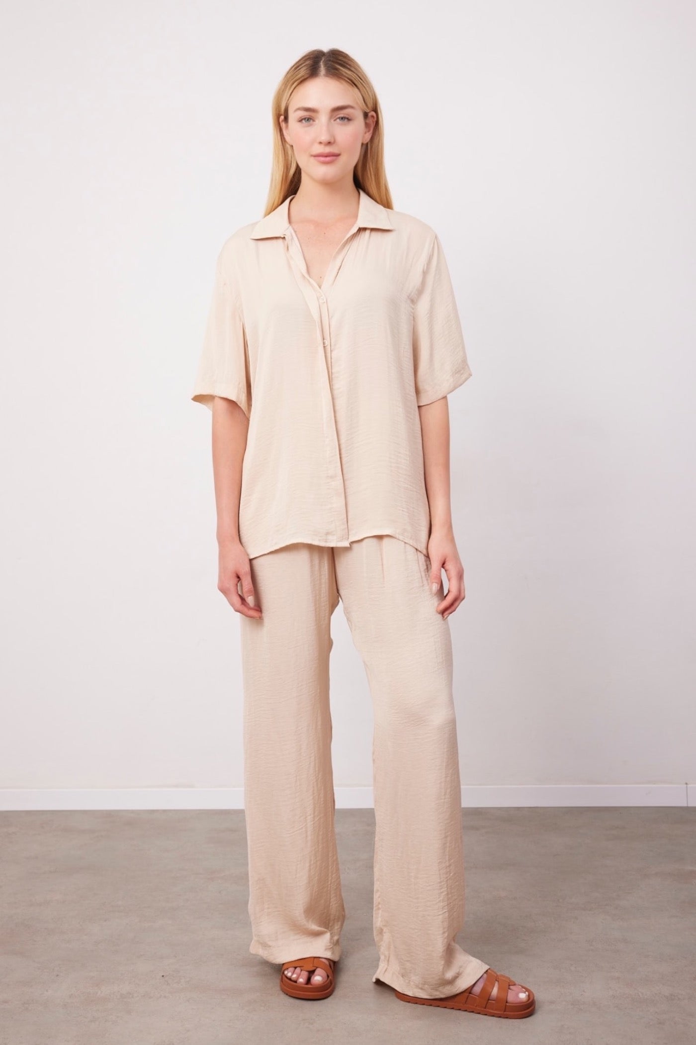 חליפה מכופתרת במראה סאטן - ITAY BRANDS