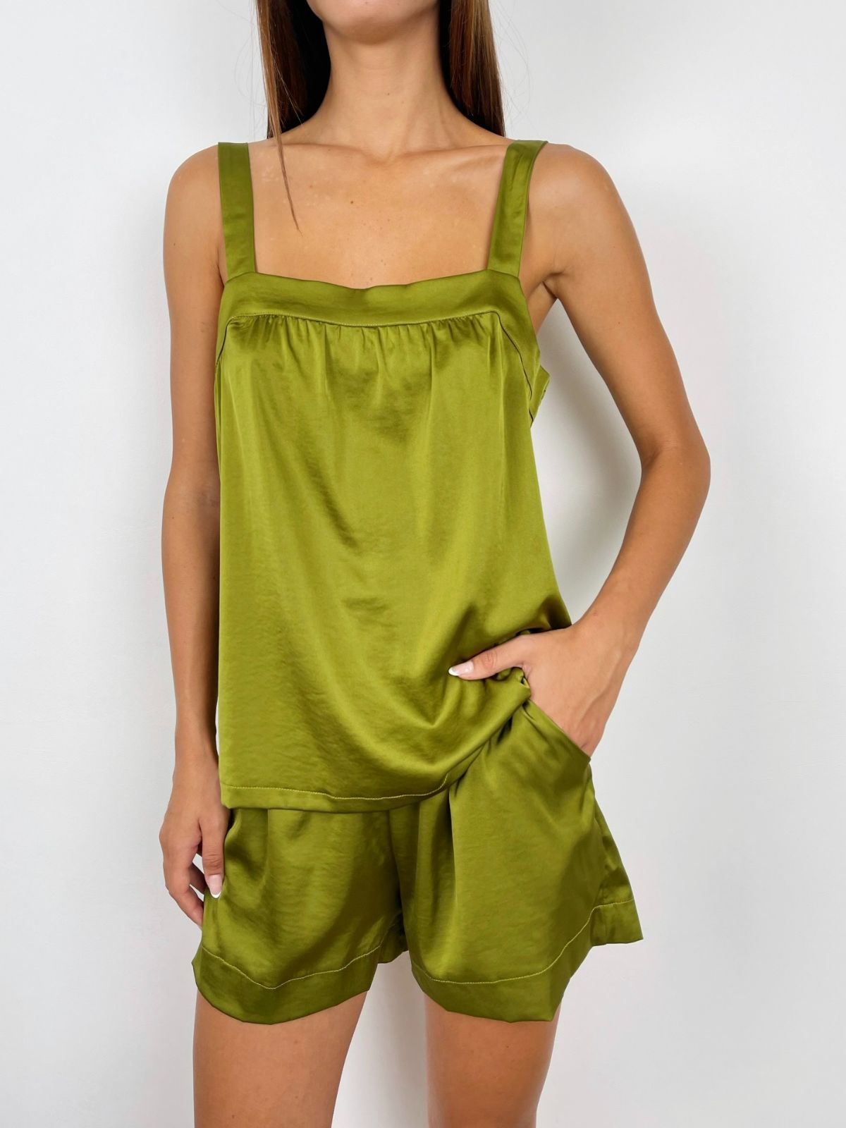 חליפת גופיה קצרה במראה סטן - ITAY BRANDS