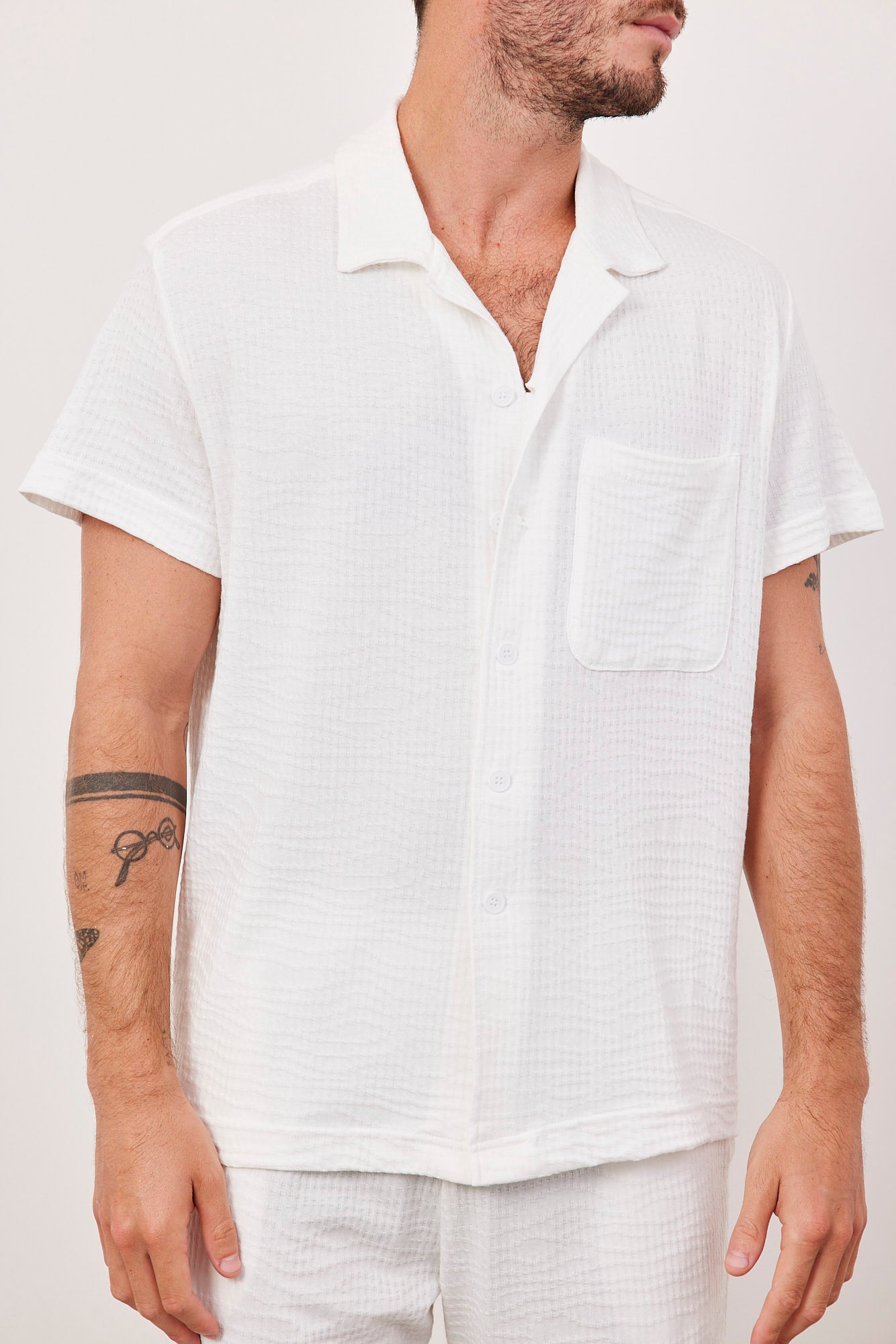 חולצה קצרה מכופתרת בטקסטורה - ITAY BRANDS