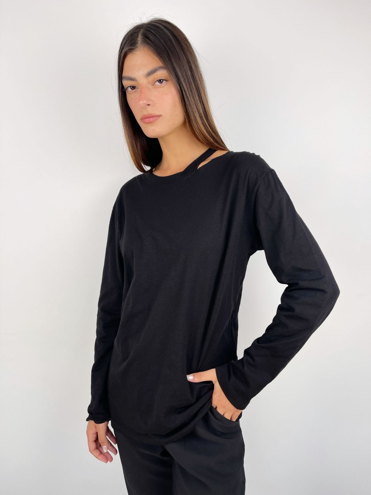 חולצת אוברסייז ארוכה פתח בכתף - ITAY BRANDS