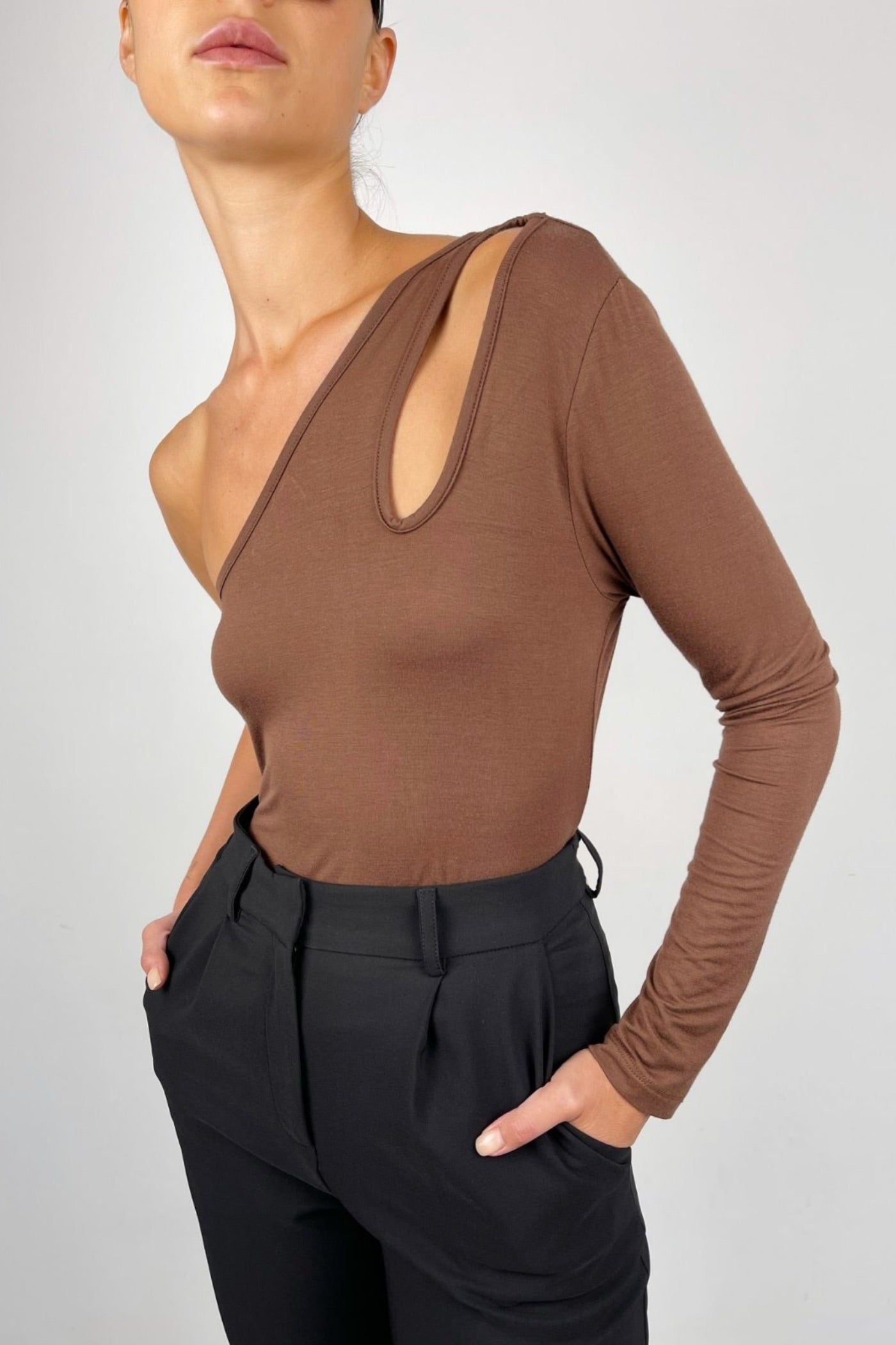 חולצת וואן שולדר ארוכה קאט אווט - ITAY BRANDS