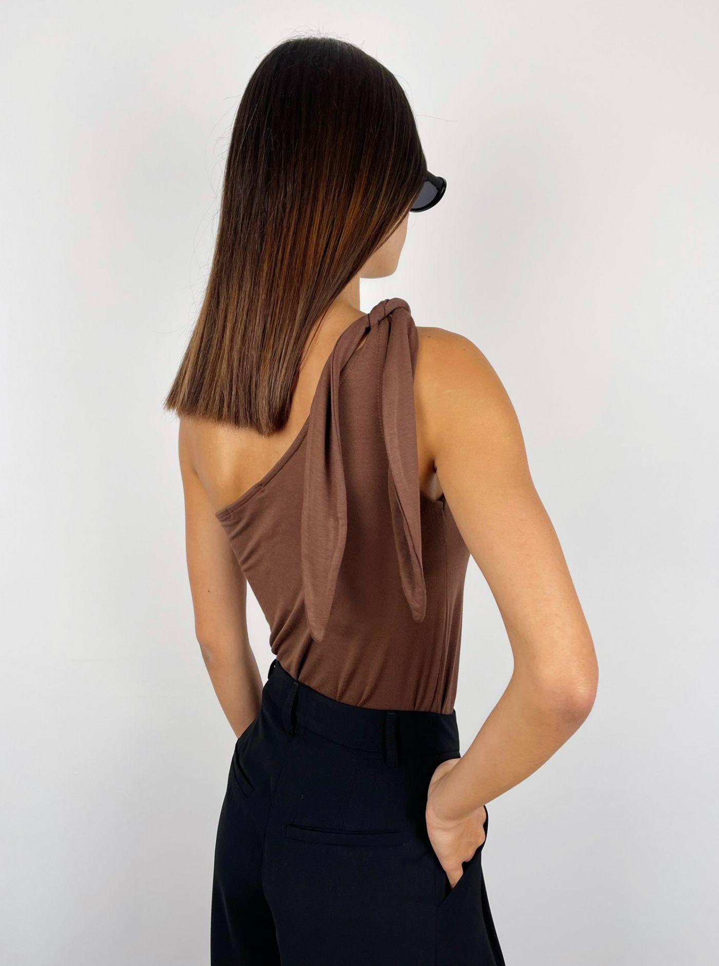 חולצת וואן שולדר קשירה - ITAY BRANDS