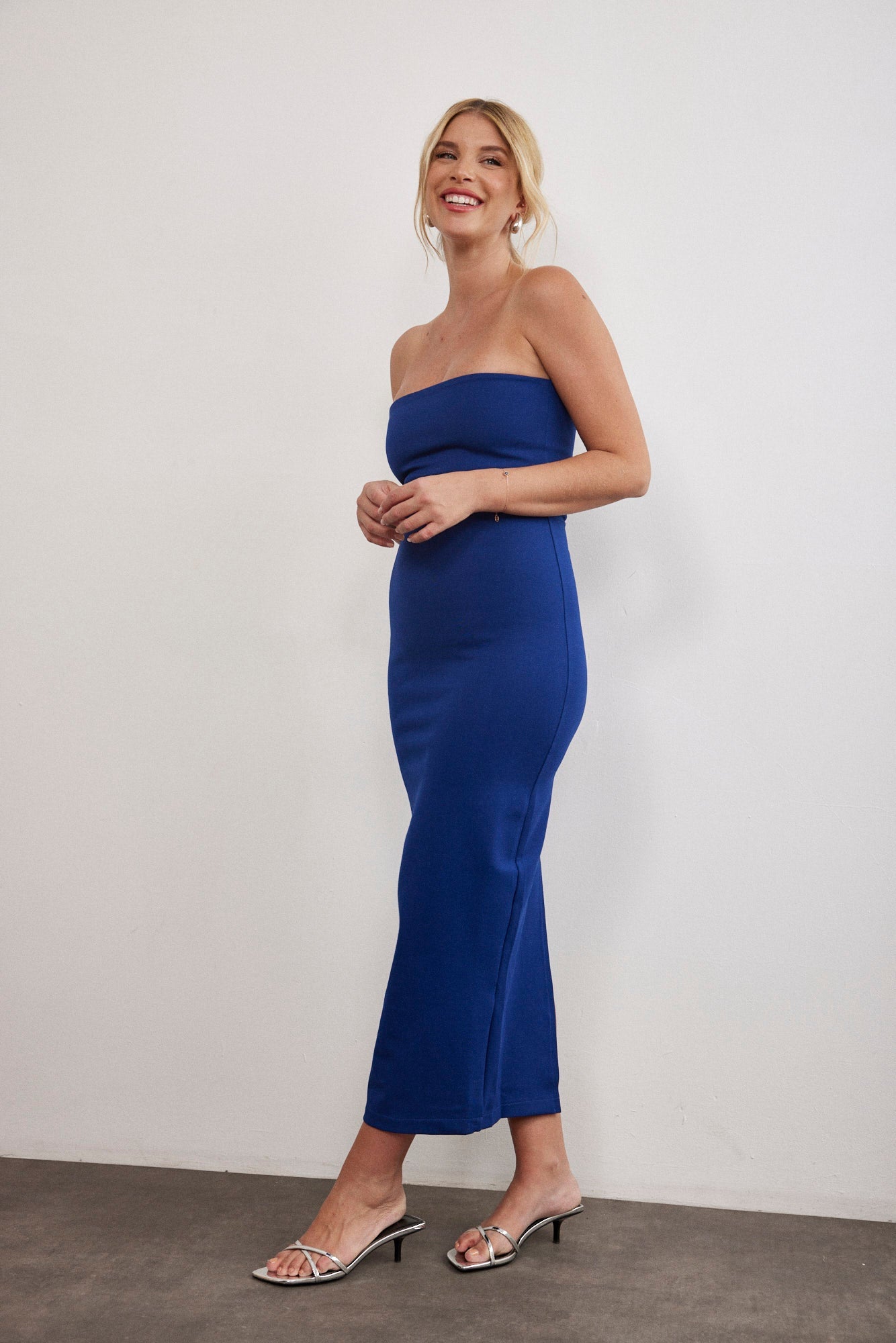 שמלת סטרפלס מקסי מחטבת - ITAY BRANDS