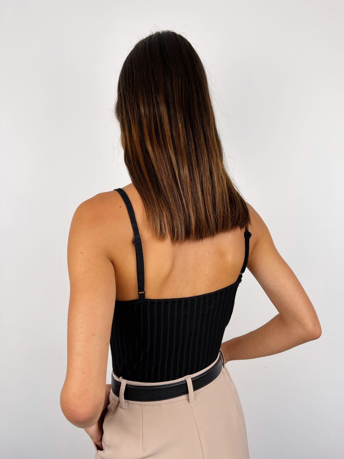 גופיה בטקסטורת פסים מפתח עגול - ITAY BRANDS