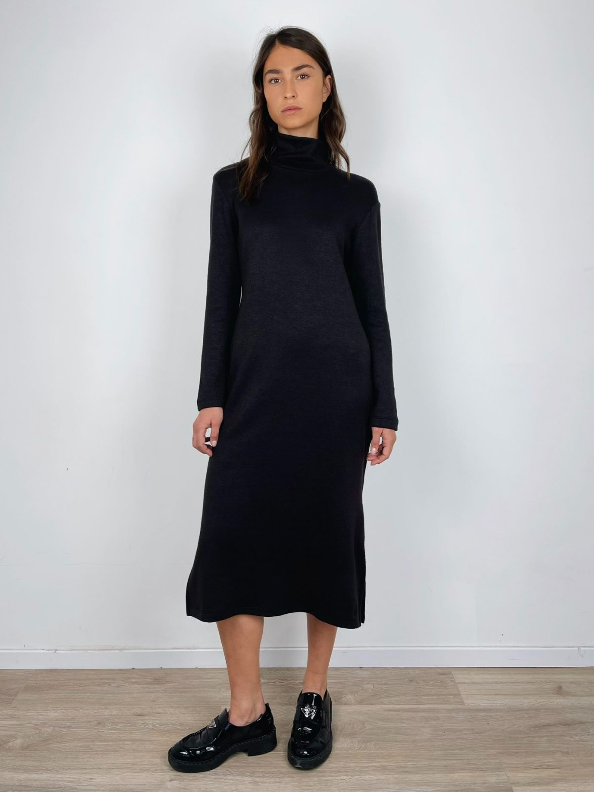 שמלת סריג גולף שסעים - ITAY BRANDS