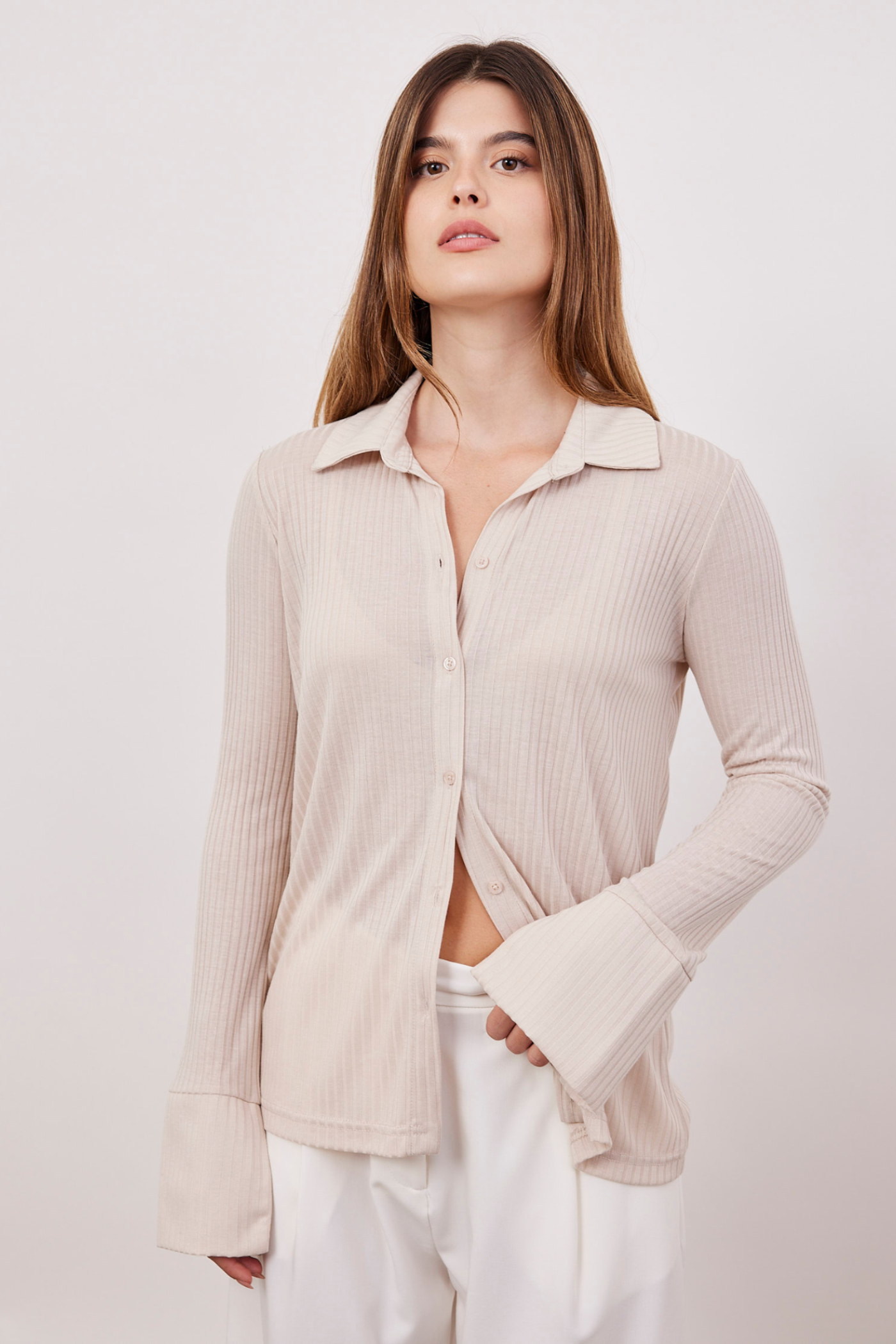 חולצה ארוכה מכופתרת בטקסטורה