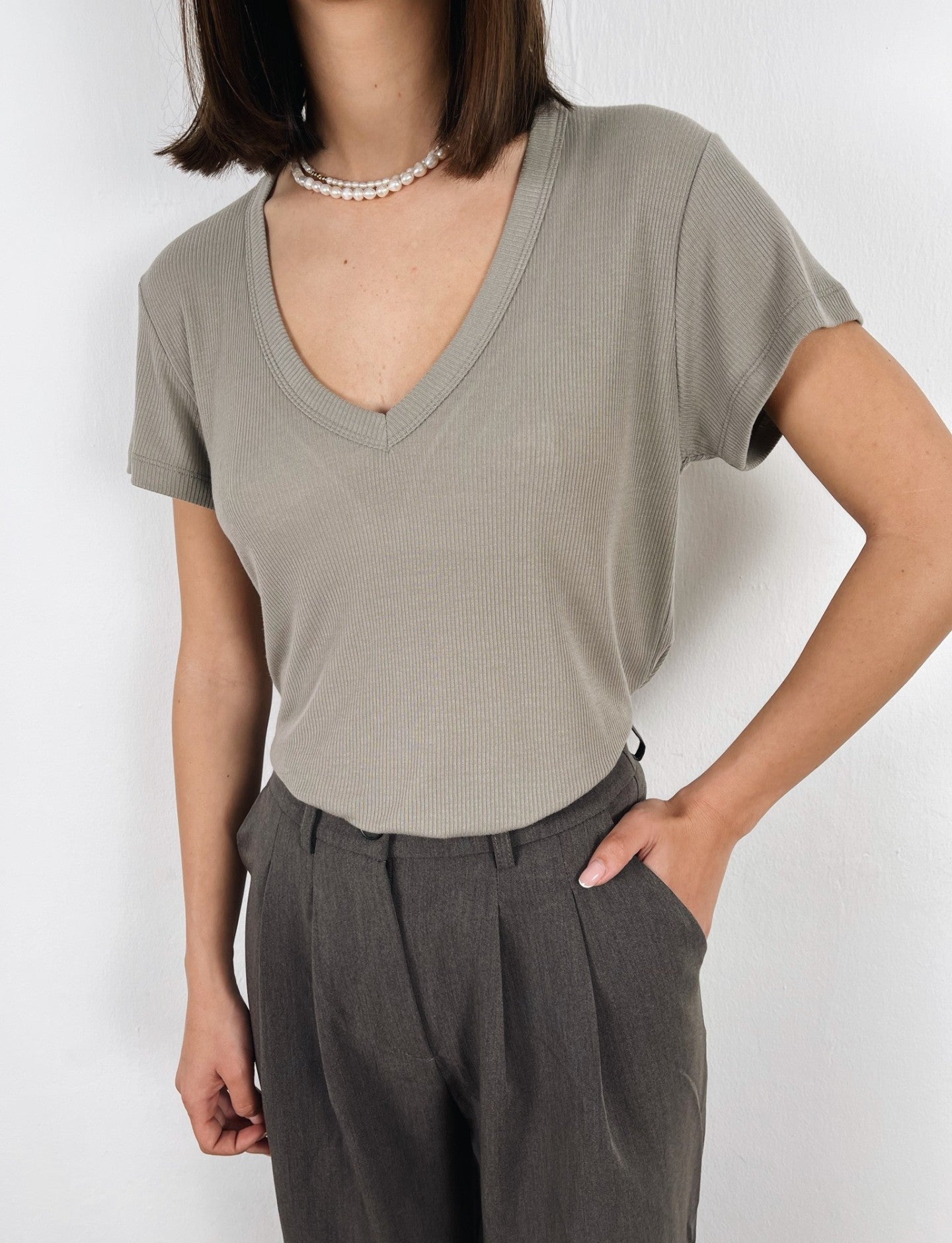 טי-שרט וי מבד רך - ITAY BRANDS