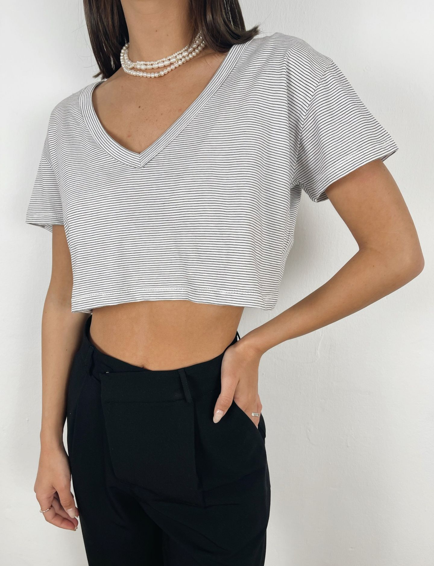 חולצת קרופ וי פסים - ITAY BRANDS