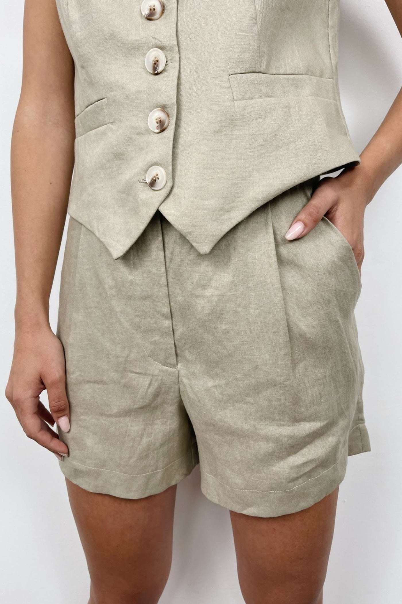 שורט פשתן - ITAY BRANDS