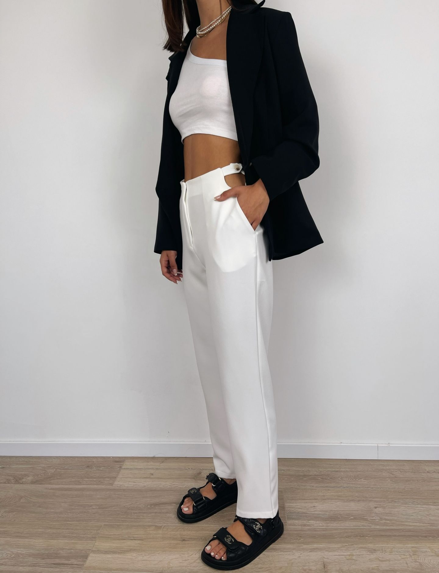 מכנסיים מחויטים פתחים במותניים - ITAY BRANDS