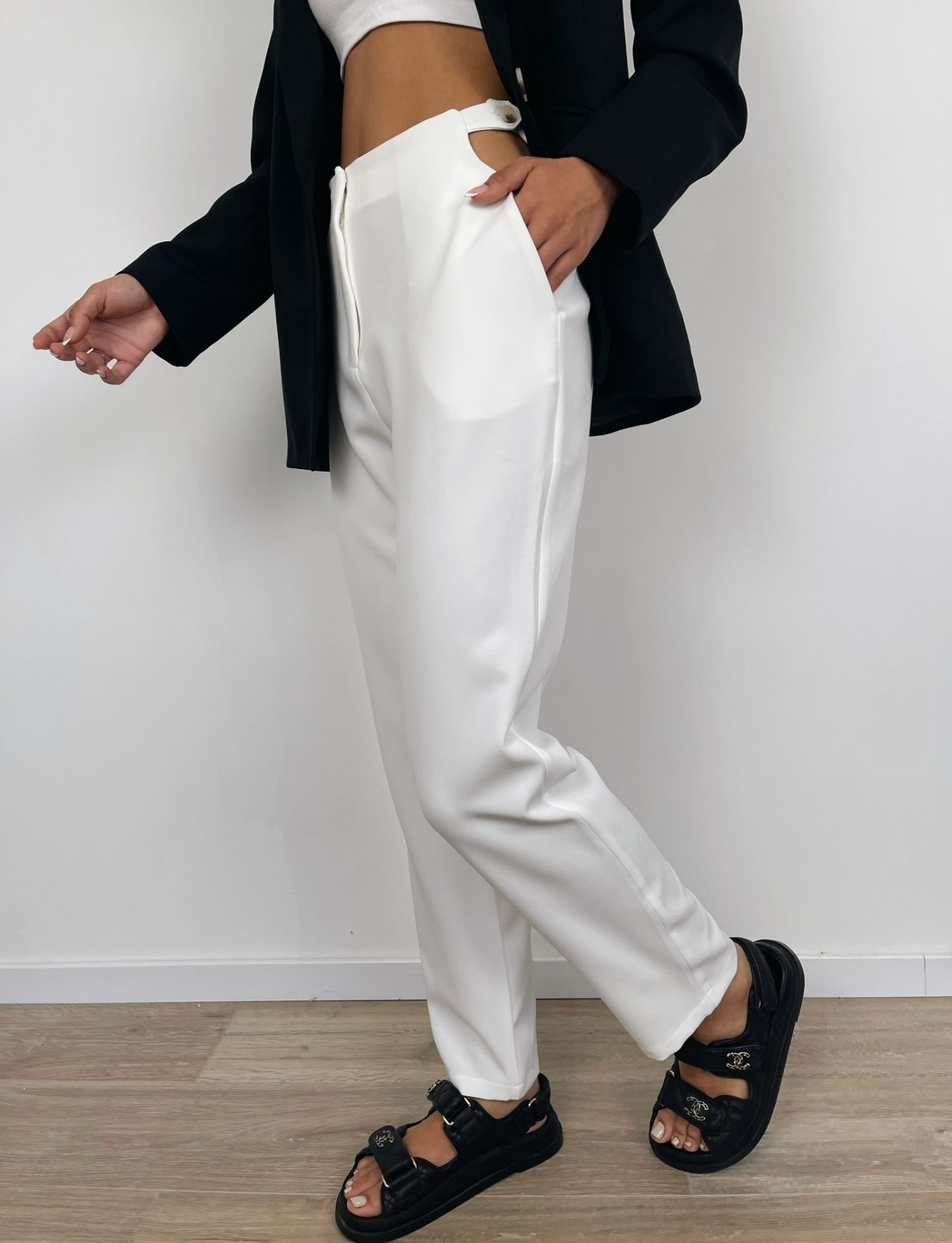 מכנסיים מחויטים פתחים במותניים - ITAY BRANDS