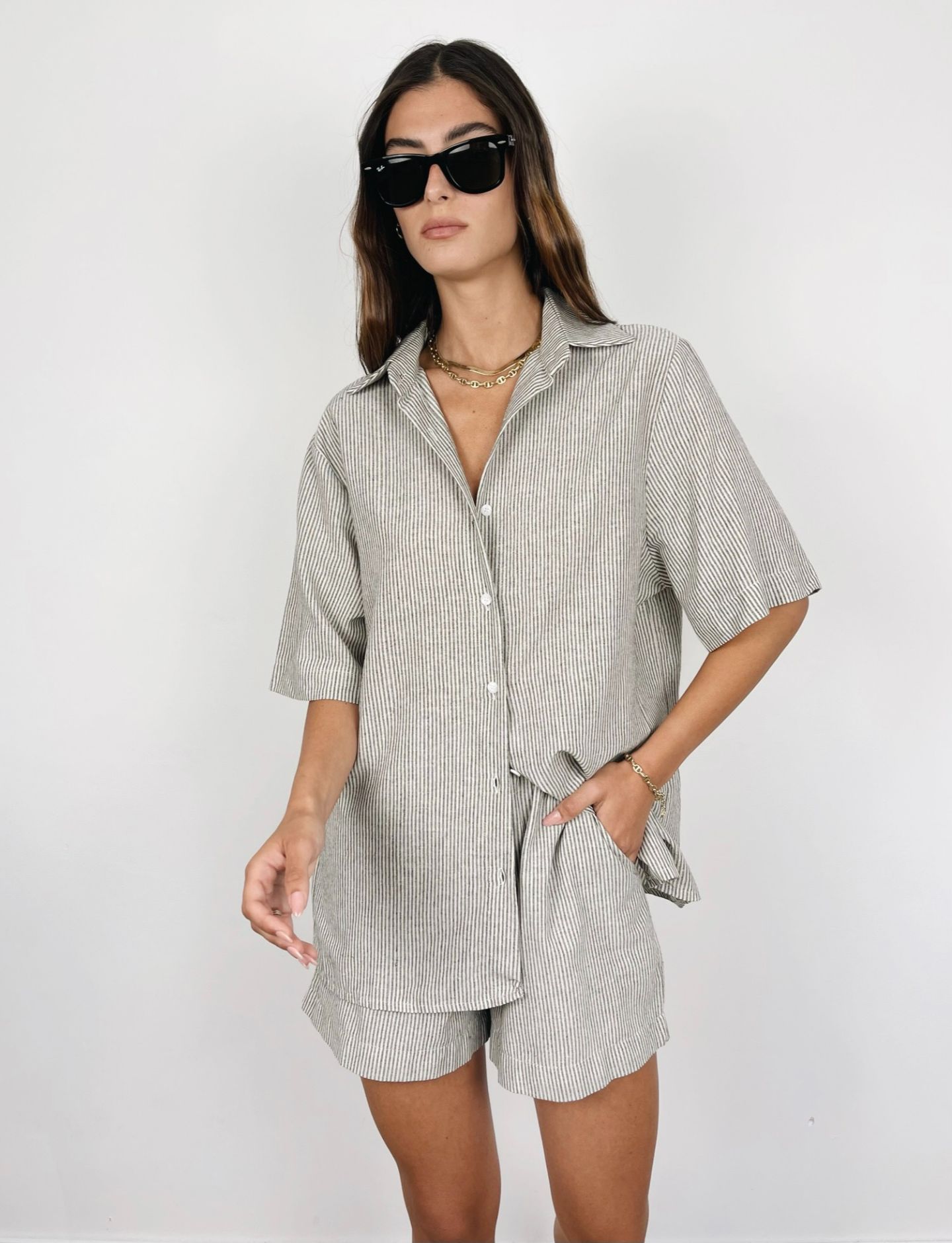 חליפת פסים מכופתרת - ITAY BRANDS