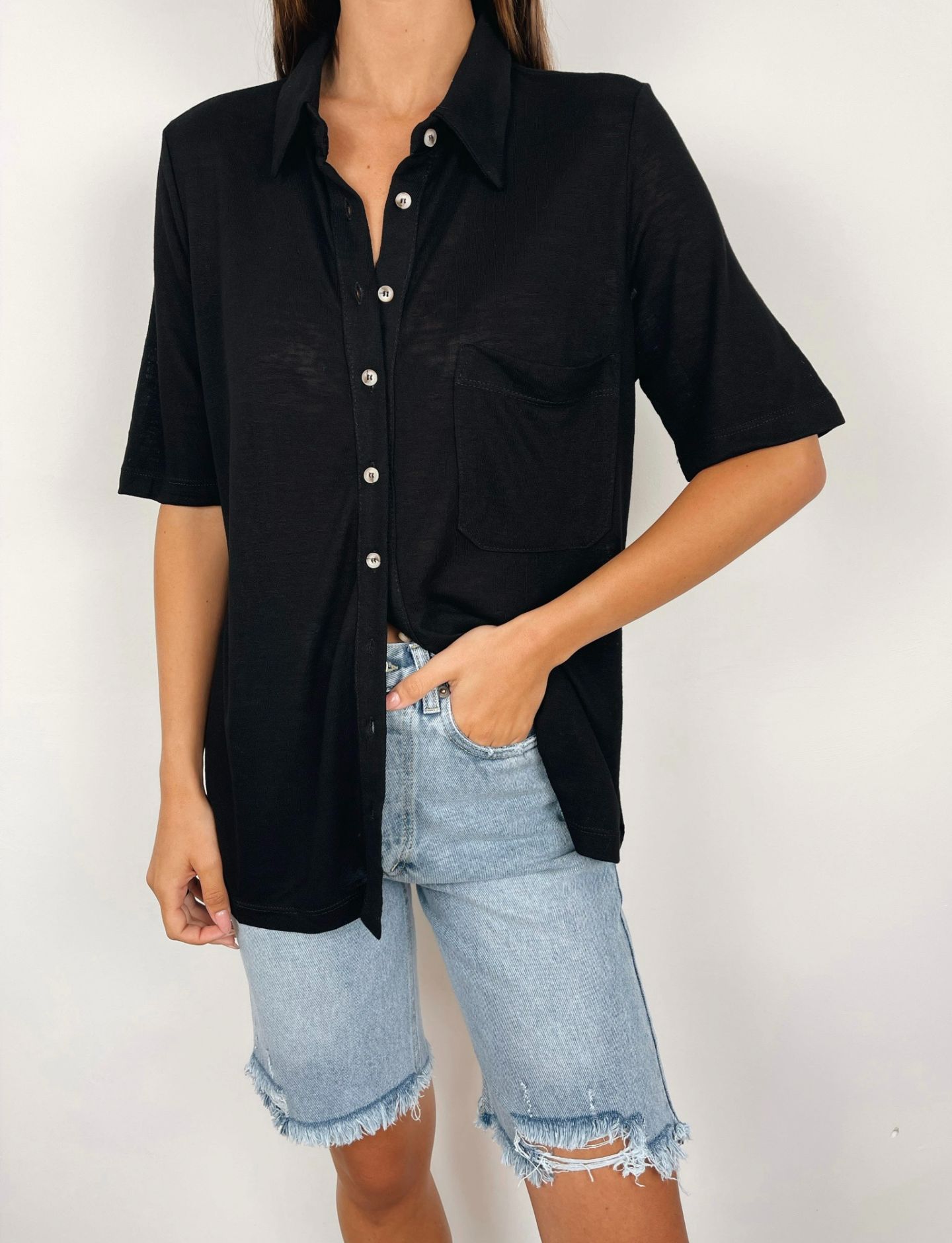 מכופתרת שקפקפה קצרה - ITAY BRANDS