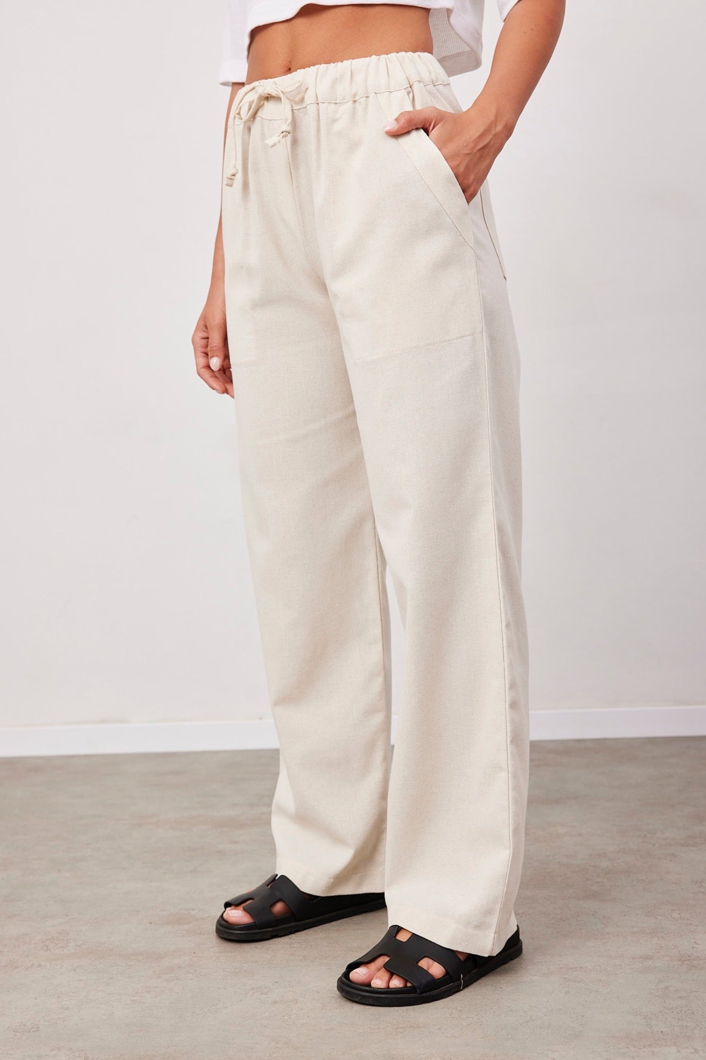 מכנסיים במראה פשתן עם קשירה - ITAY BRANDS