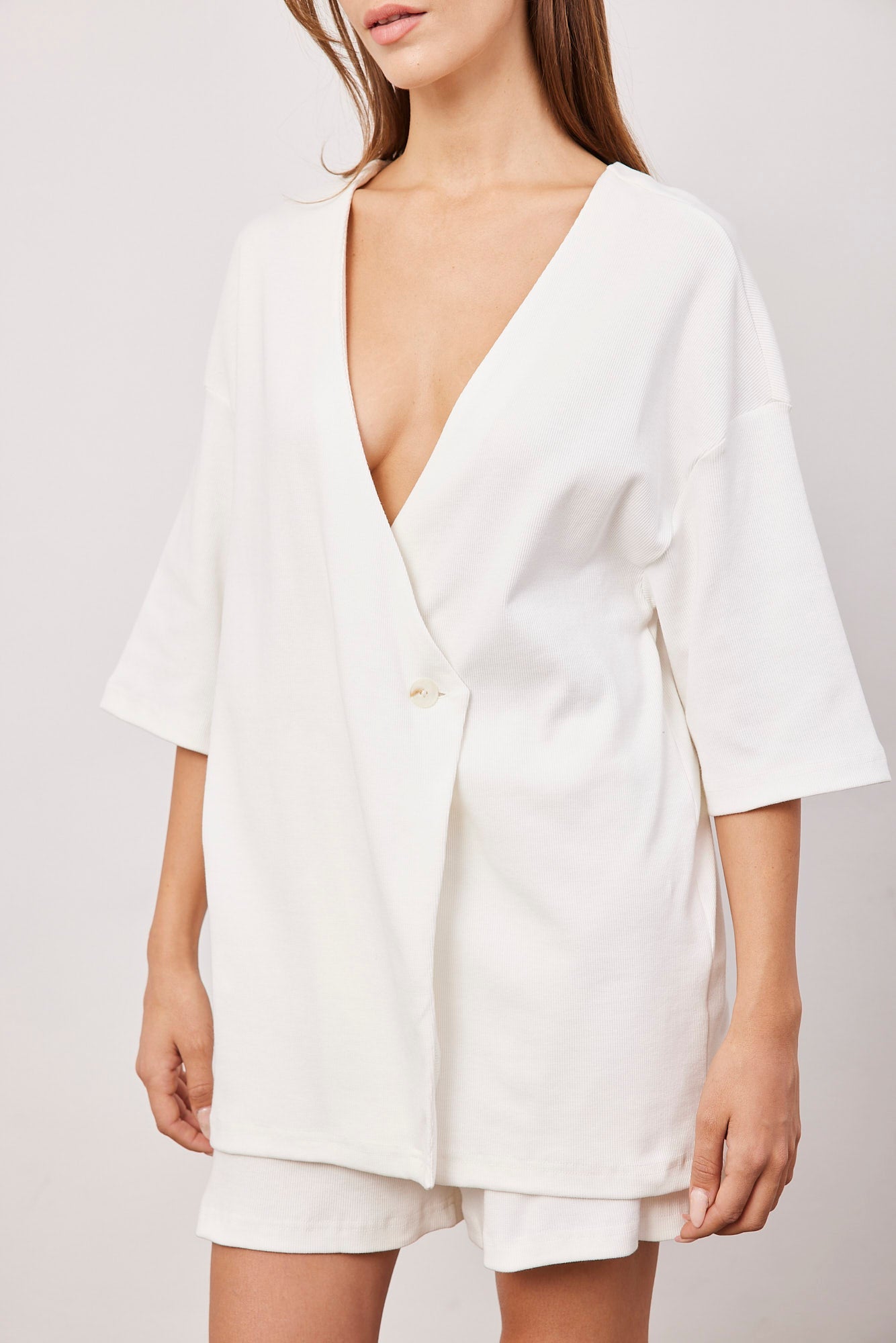 חליפה עם חולצת מעטפת - ITAY BRANDS