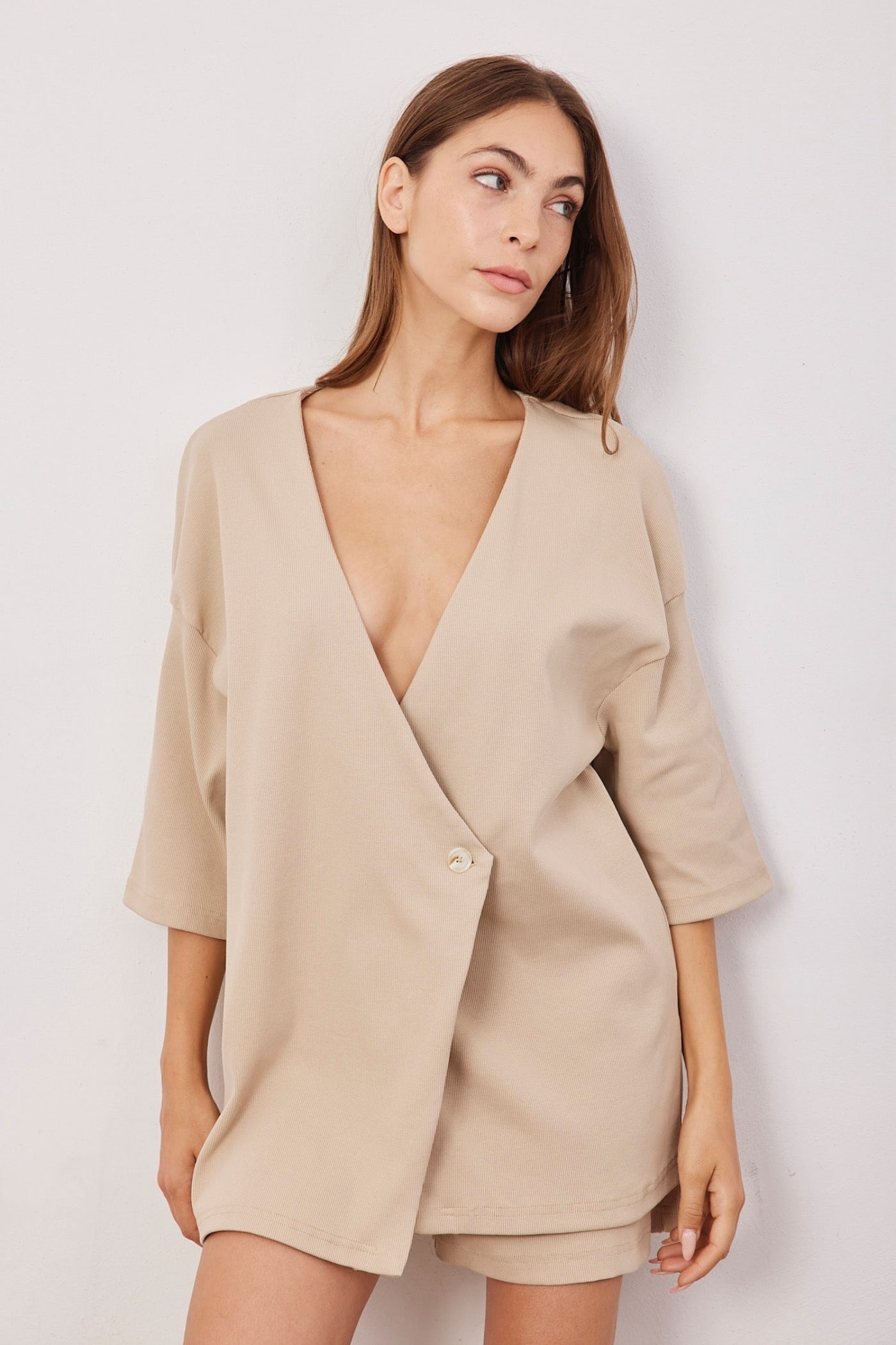 חליפה עם חולצת מעטפת - ITAY BRANDS