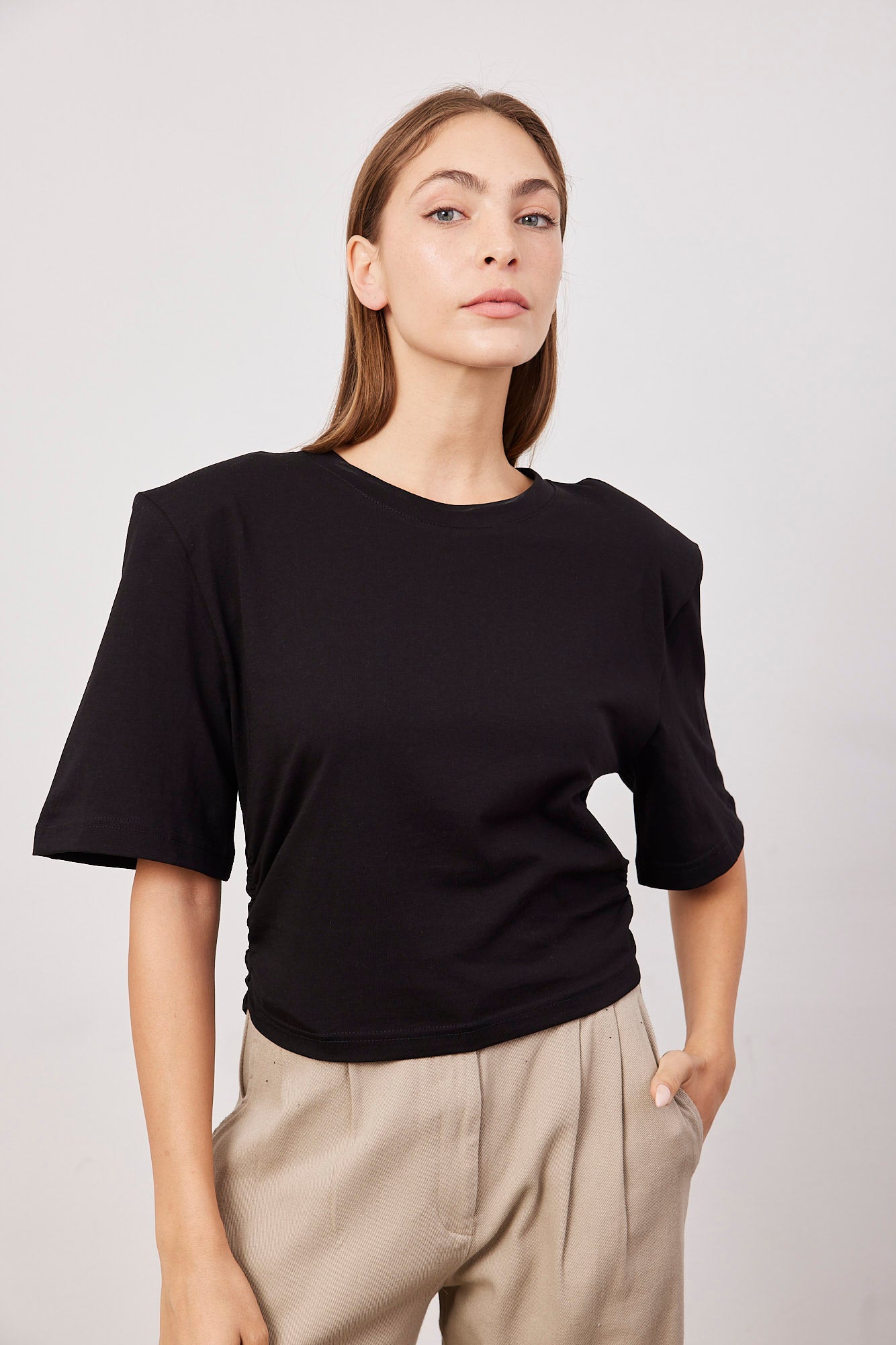 חולצה עם כריות בכתפיים - ITAY BRANDS