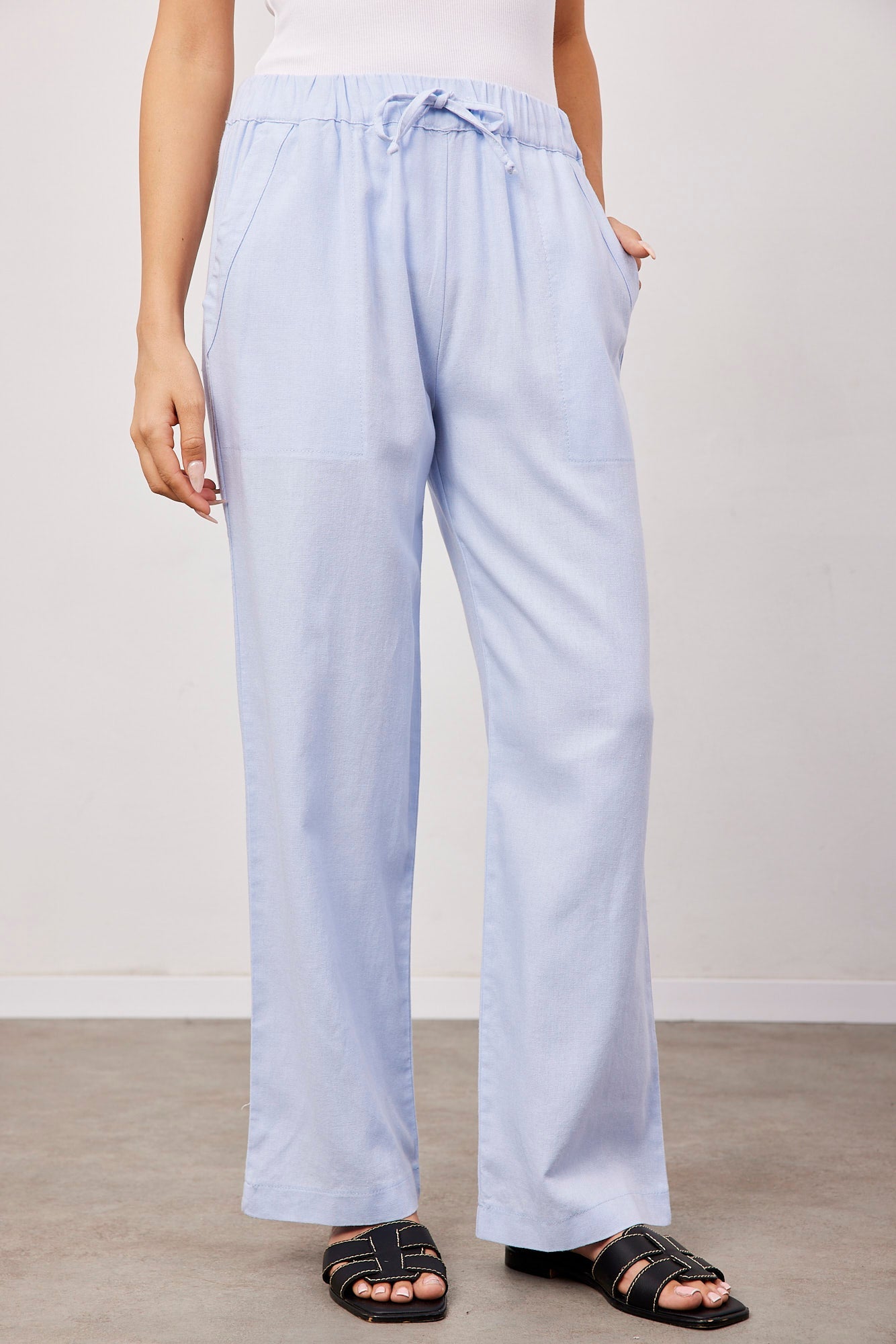 מכנסיים במראה פשתן עם קשירה - ITAY BRANDS