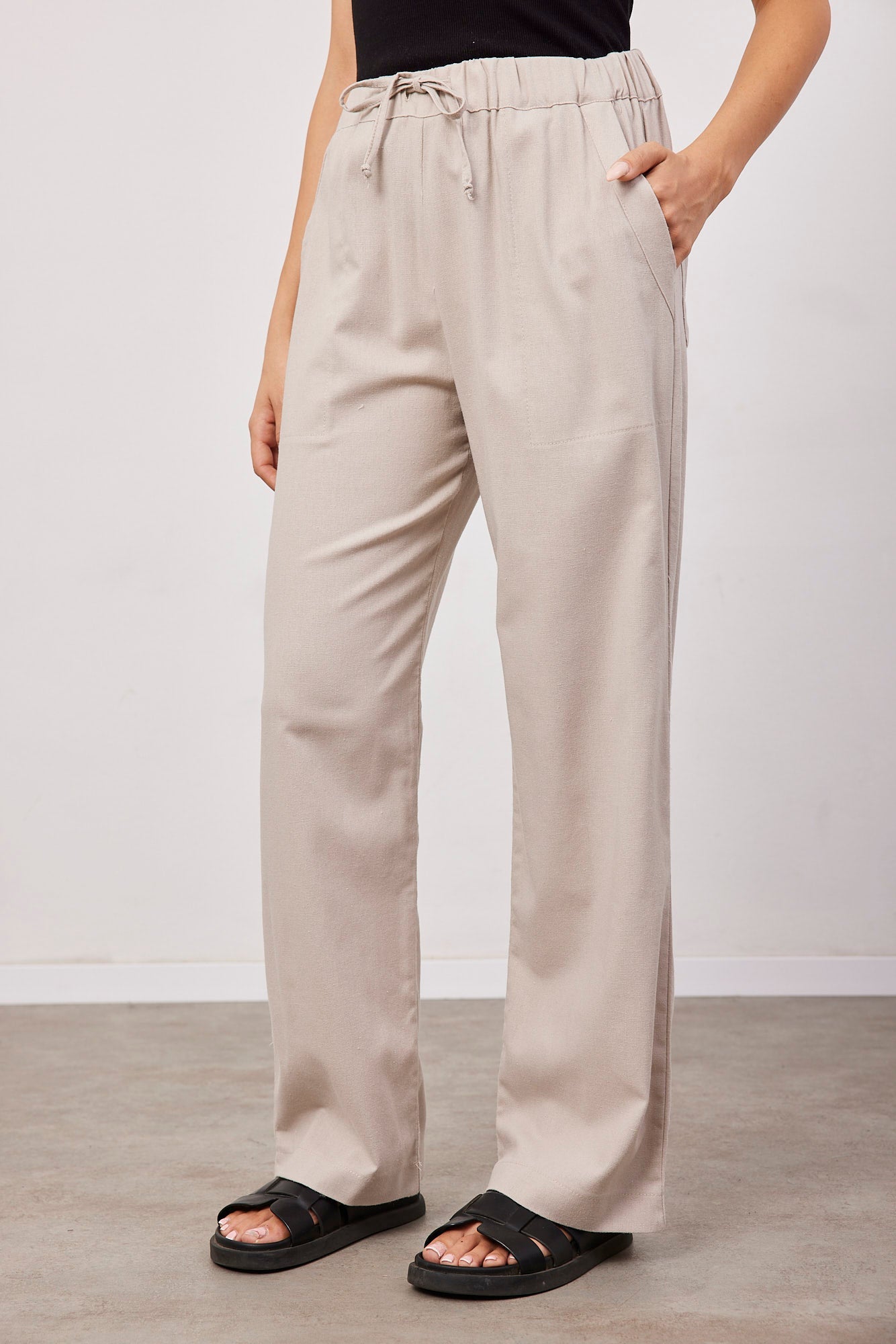 מכנסיים במראה פשתן עם קשירה - ITAY BRANDS