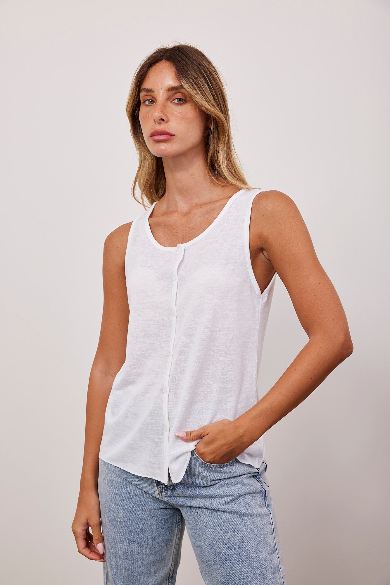 גופייה מכופתרת - ITAY BRANDS