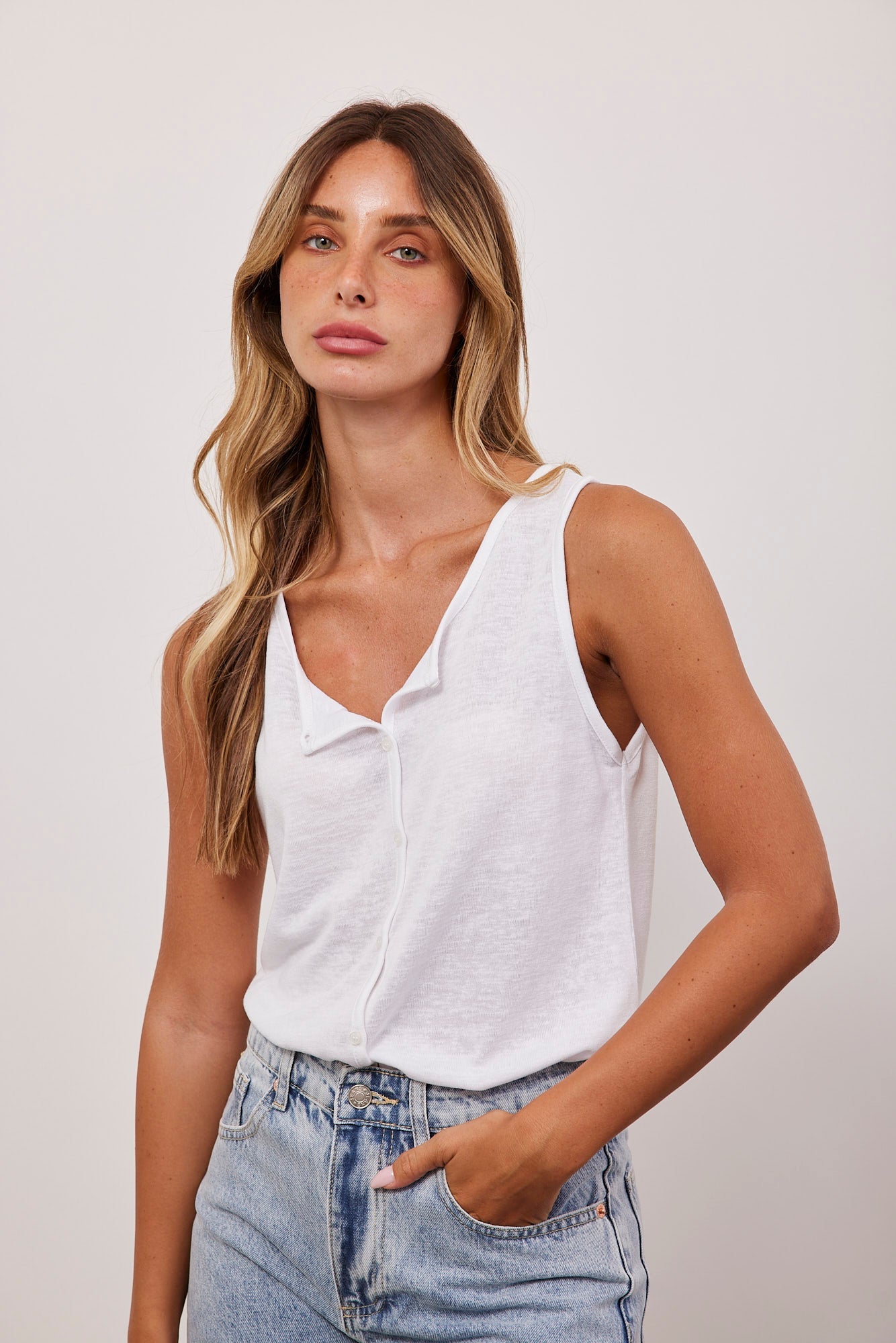 גופייה מכופתרת - ITAY BRANDS