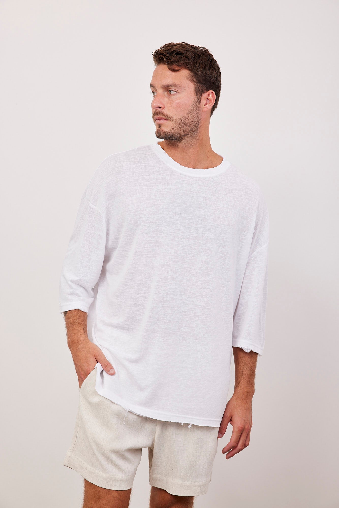 טישרט בגזרה רחבה עם קרעים - ITAY BRANDS