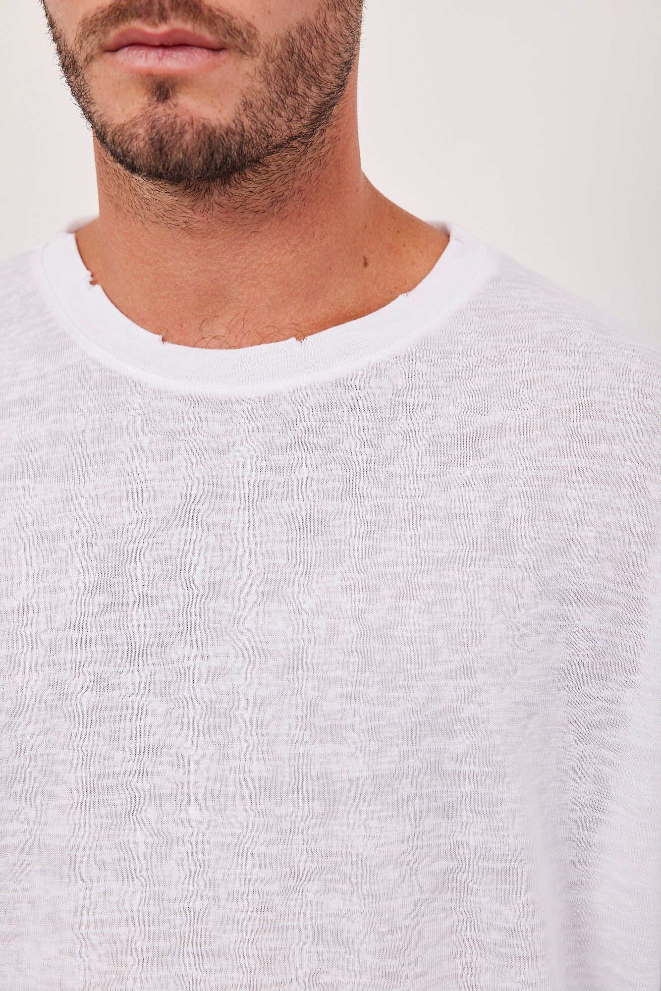 טישרט בגזרה רחבה עם קרעים - ITAY BRANDS