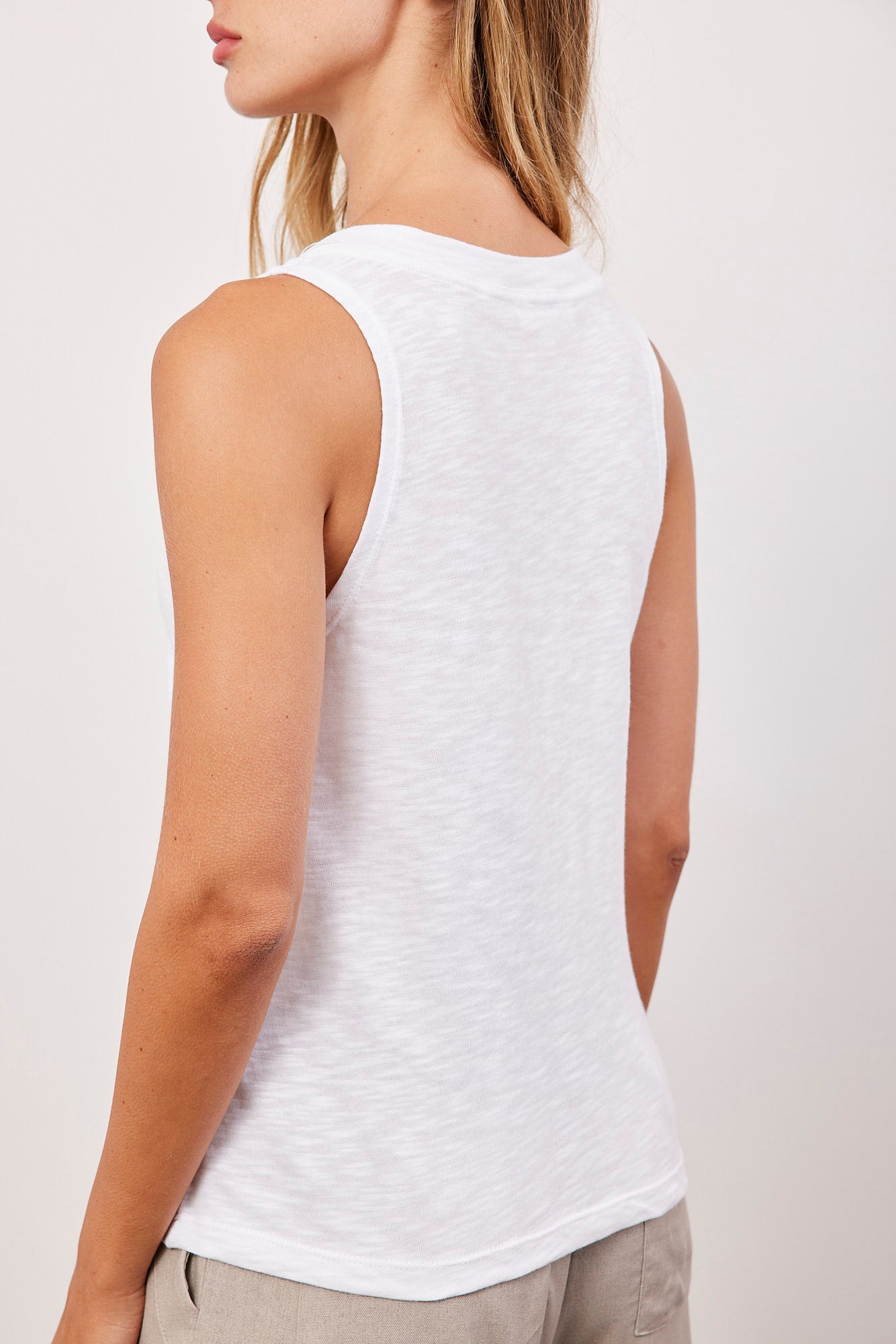 גופיית סלאב בשילוב תחרה - ITAY BRANDS