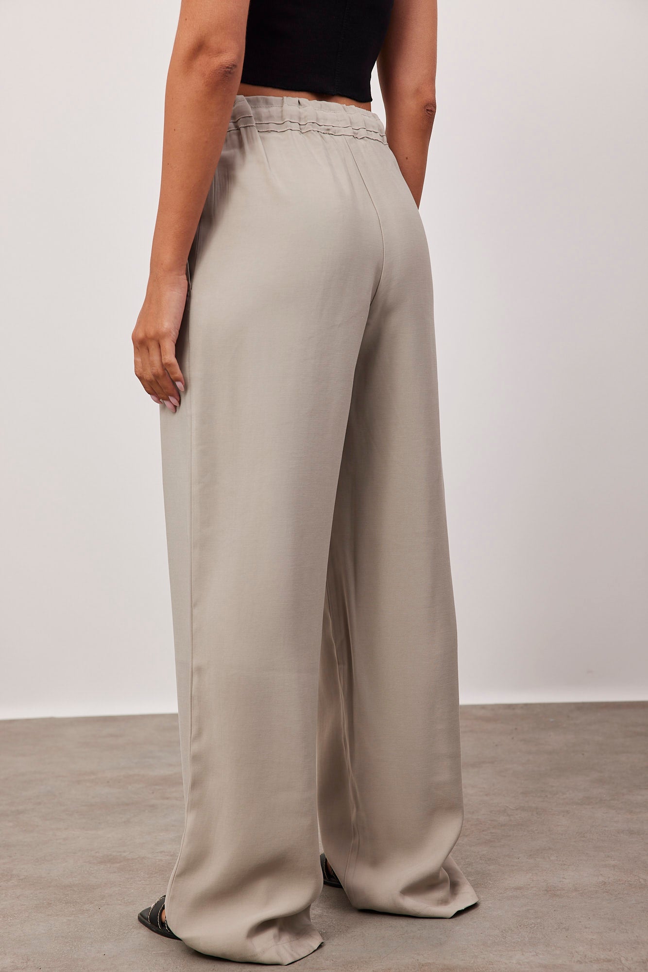 מכנסיים ארוכים עם קשירה במותן - ITAY BRANDS