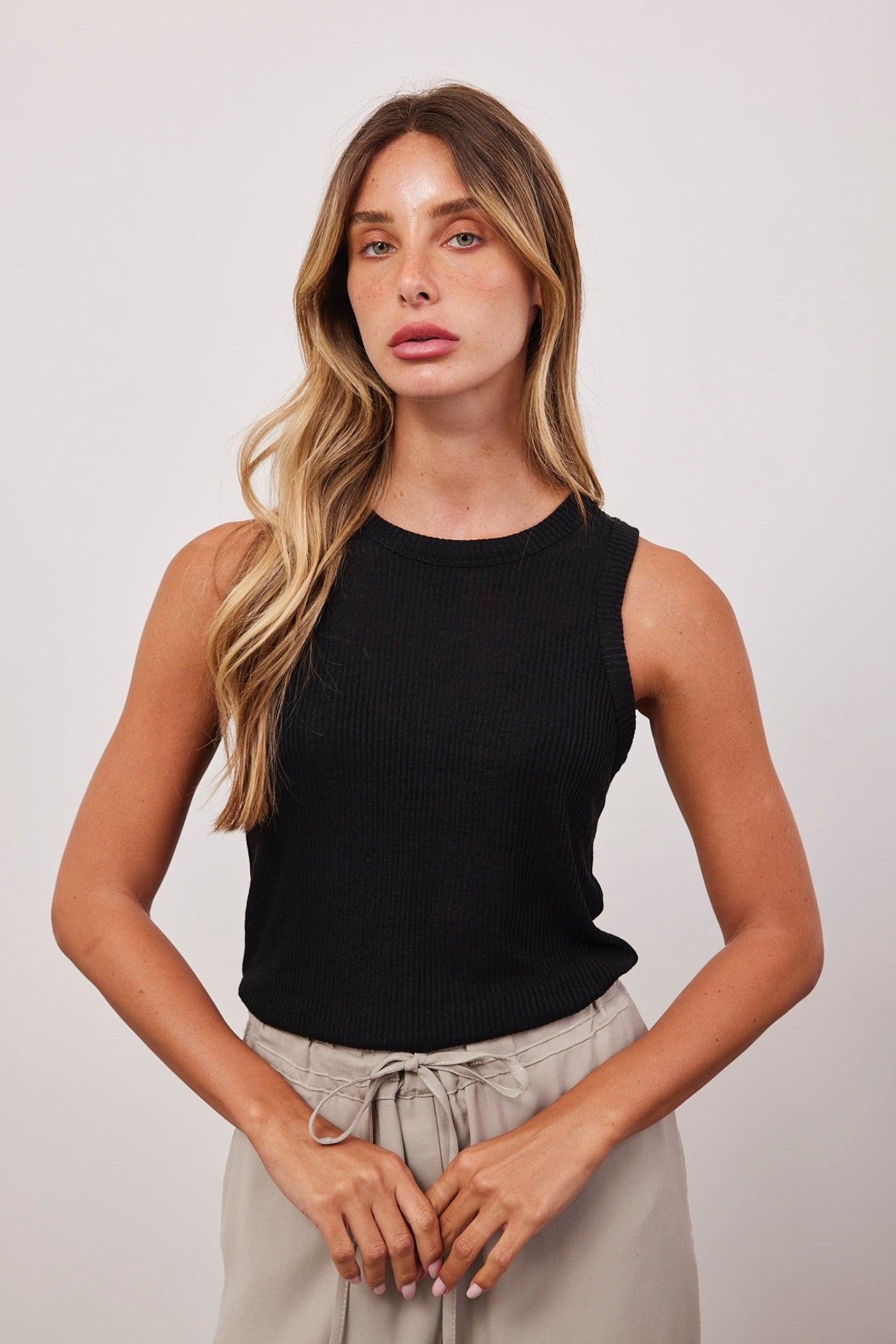 גופייה רכה בטקסטורת פסים - ITAY BRANDS